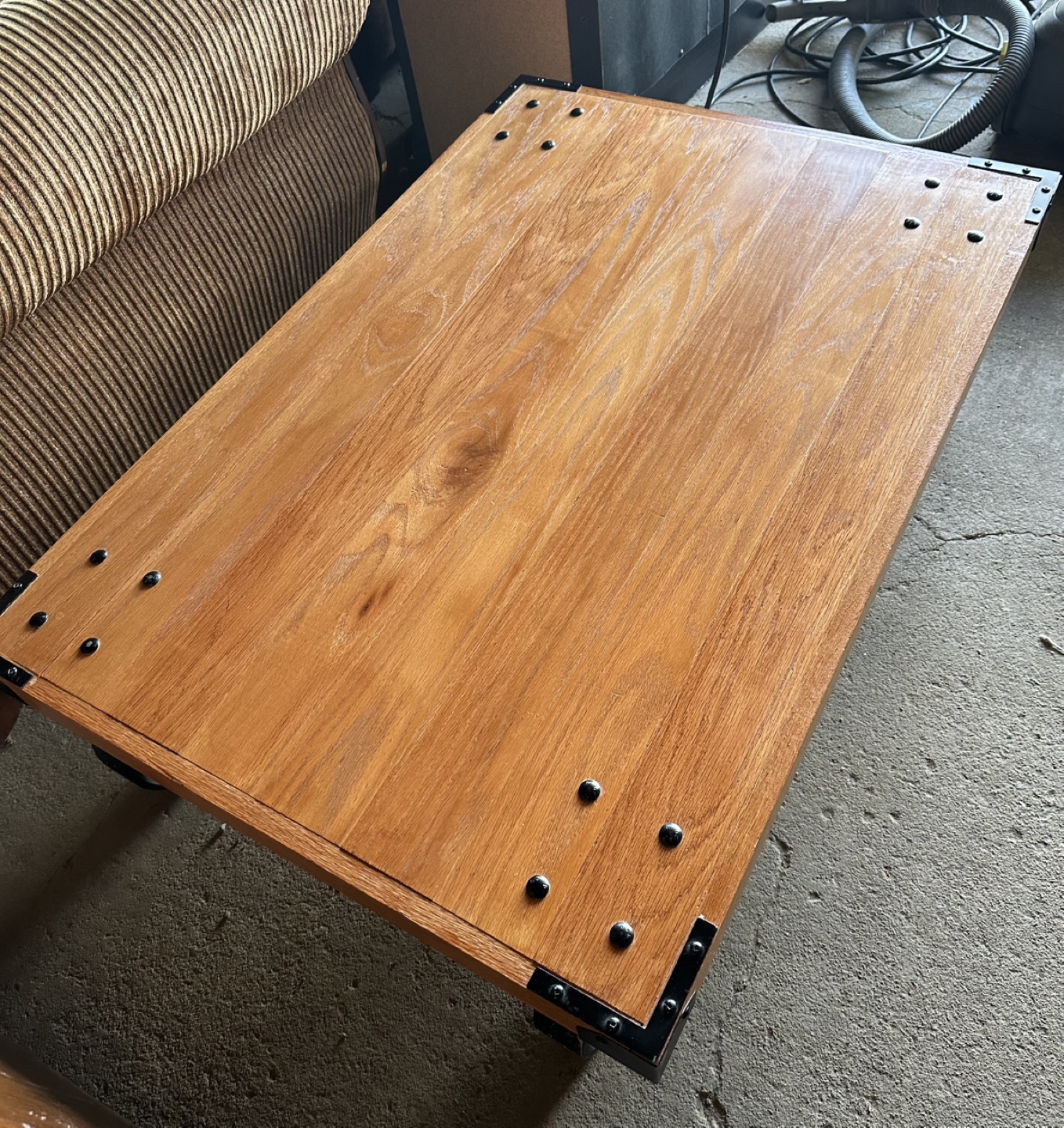 Wooden Coffee Table on Casters - photo 2