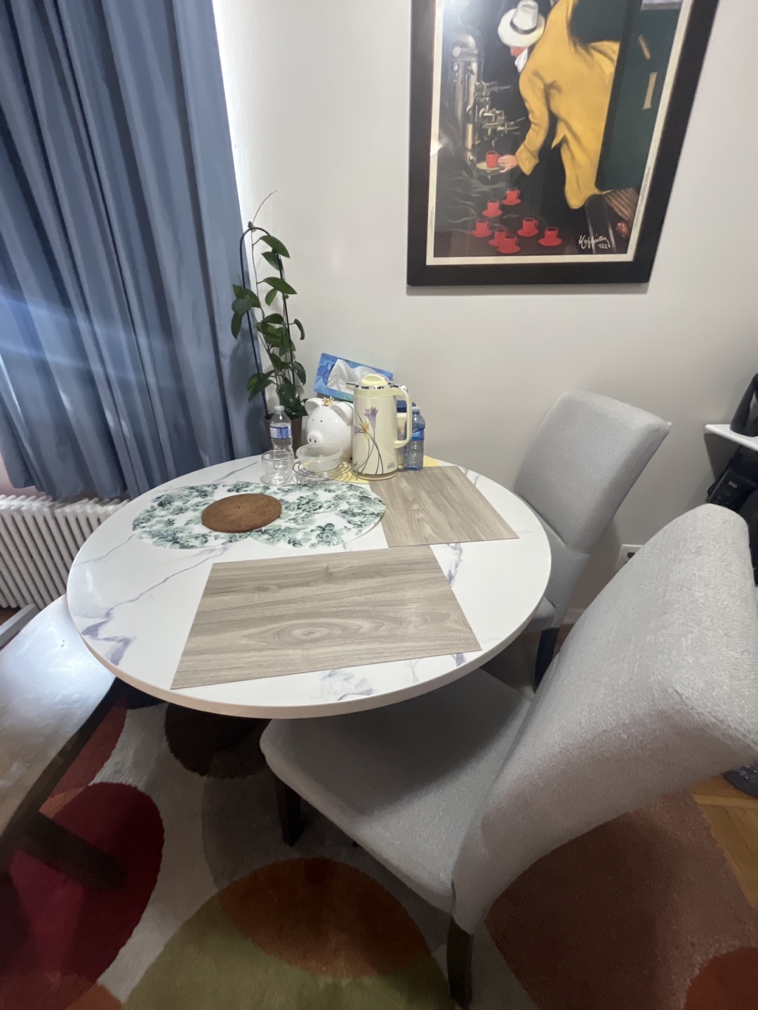 Round Dining Table with four Chairs
