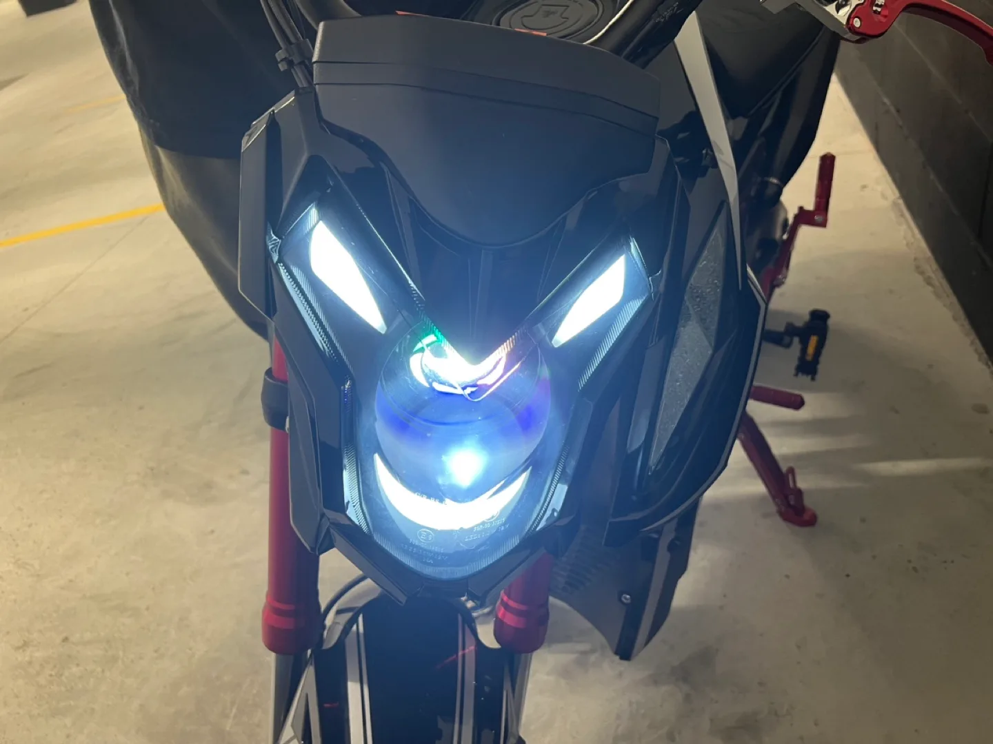 Emmo Gandan image indicator(4)