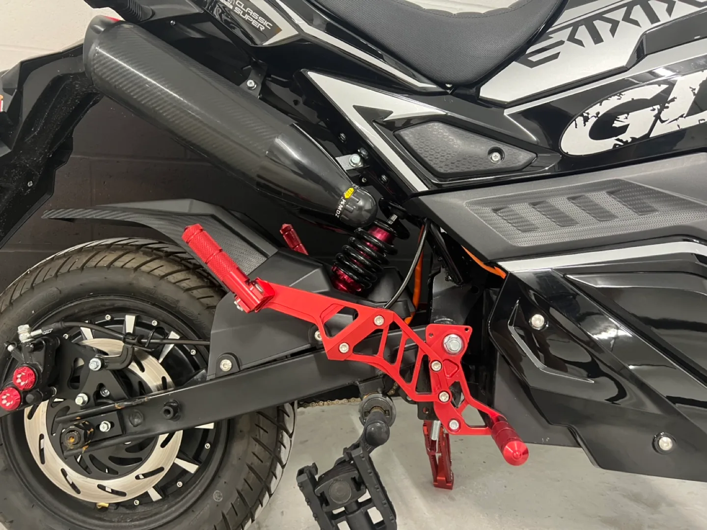 Emmo Gandan image indicator(6)