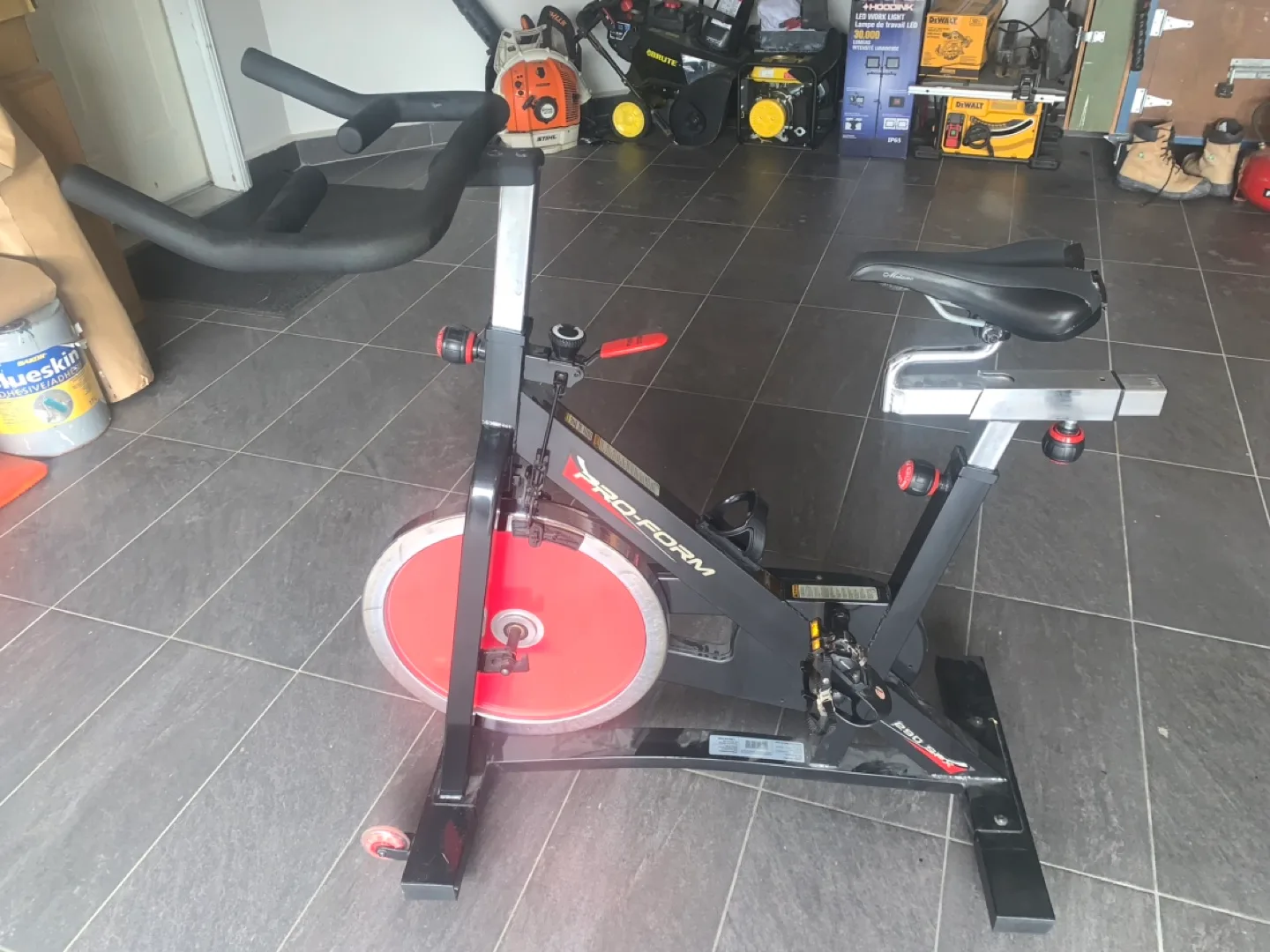 ProForm 220 SPX Spin Bike image indicator(2)