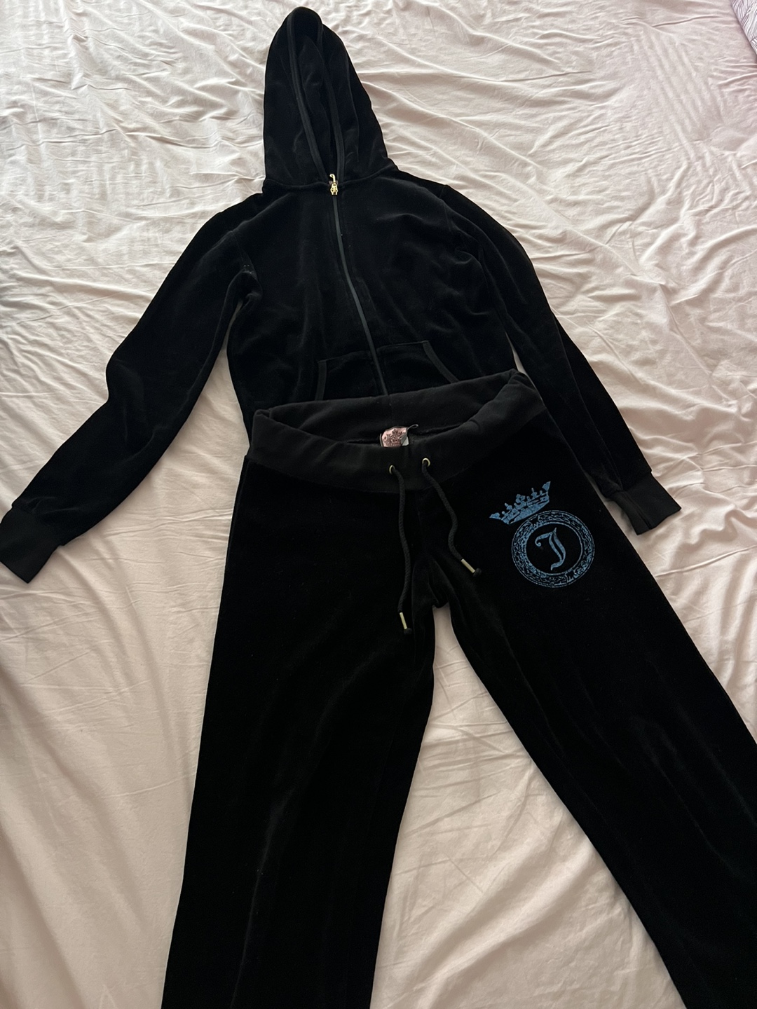 Juicy Couture Velour Tracksuit - photo 2