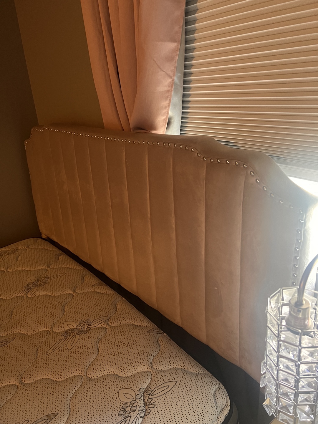 Bed and Mattress. Queen Size - photo 4
