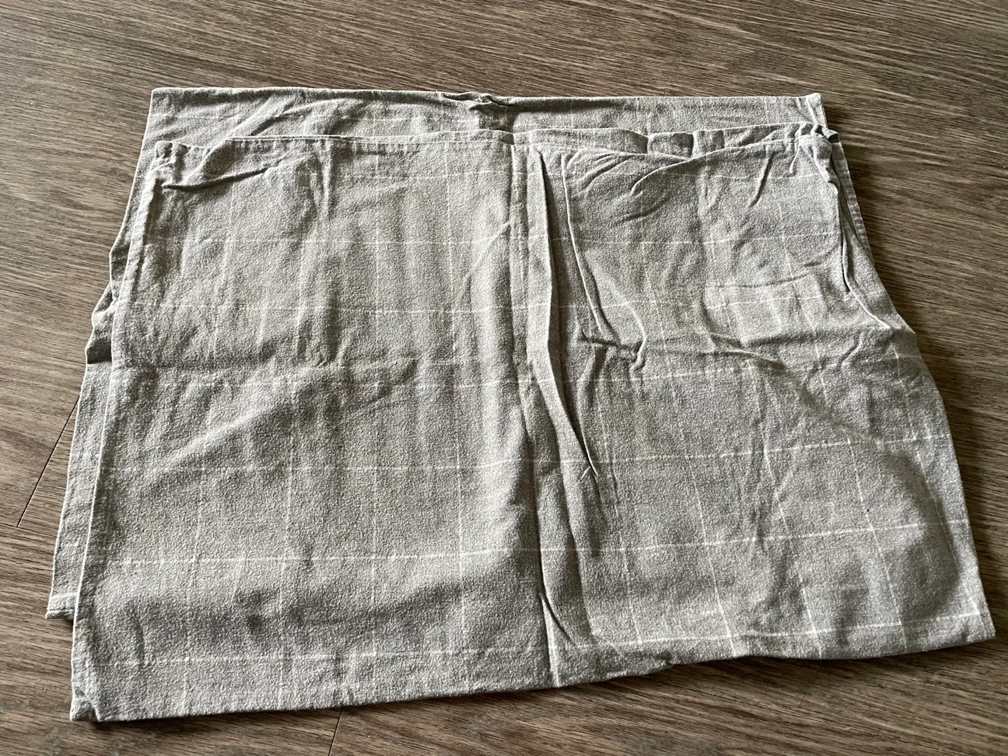 2 fleece grey pillowcases thumbnail