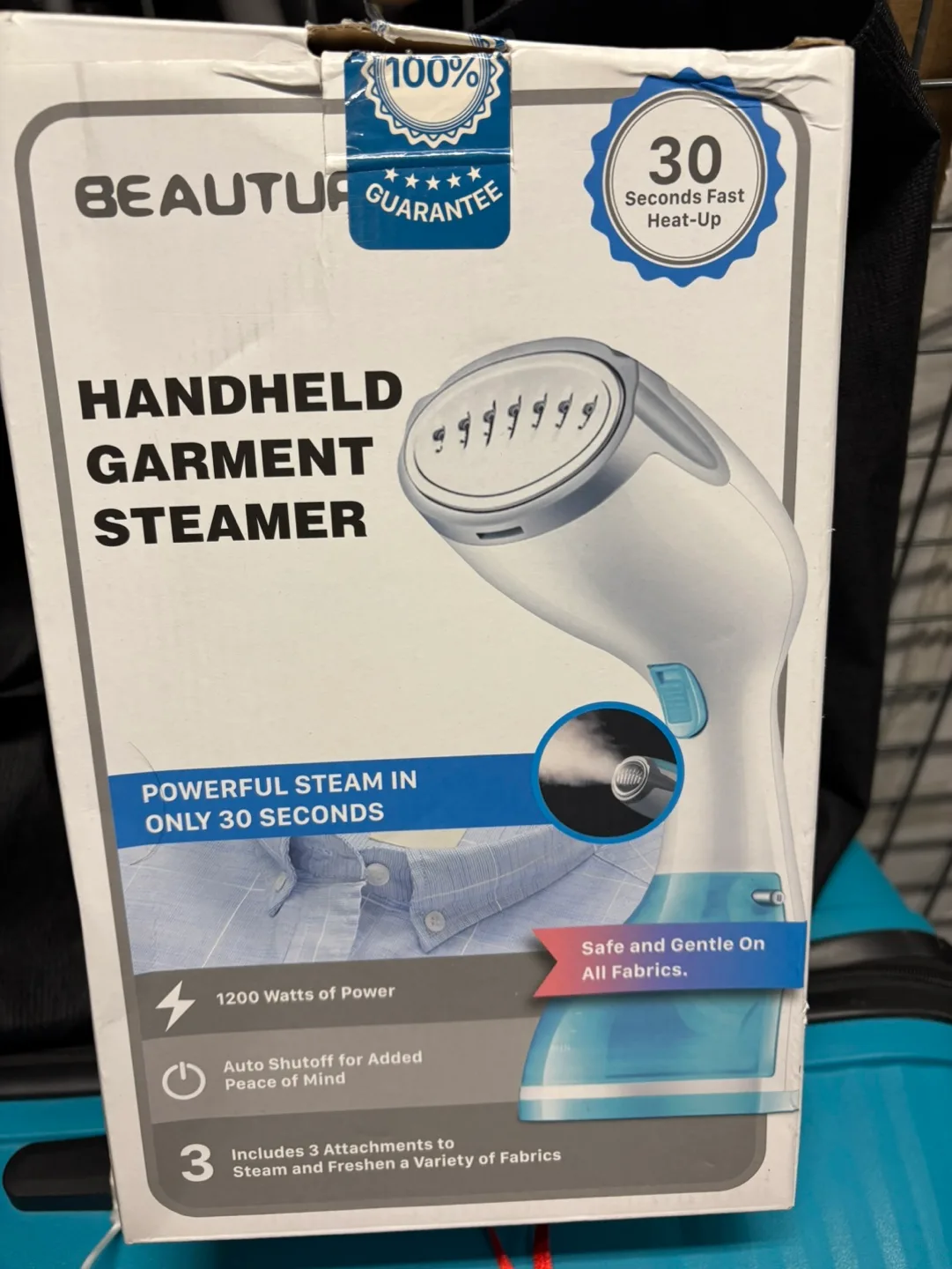 Handheld garment steamer thumbnail