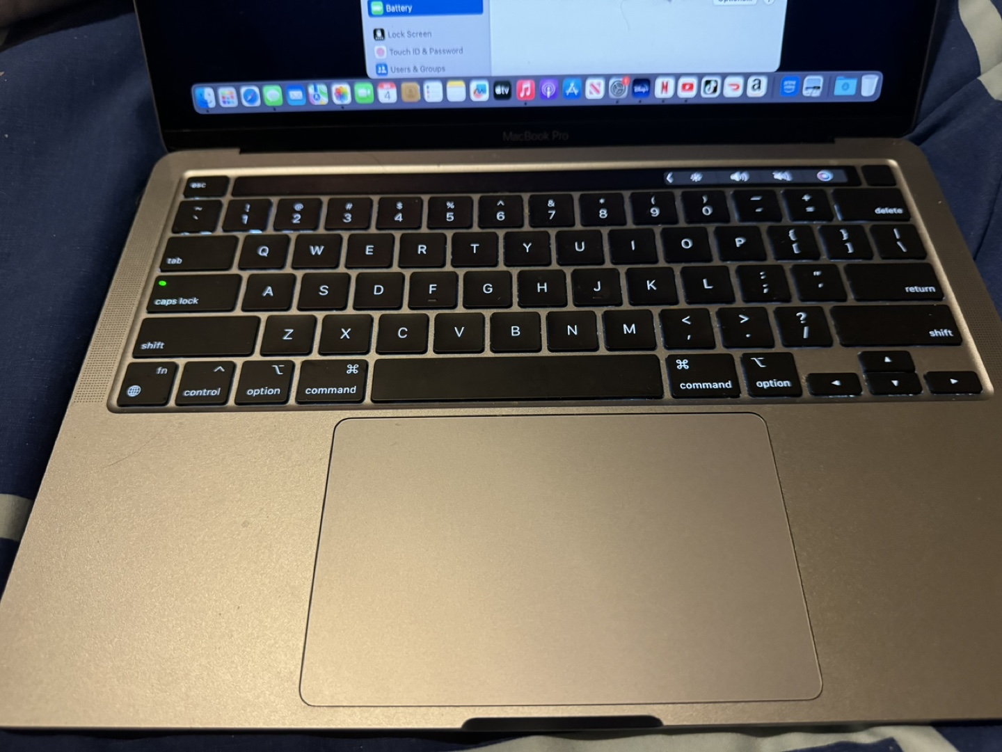 2020 MacBook Pro 13.3 inch 256gig in Amazing Condition - photo 5