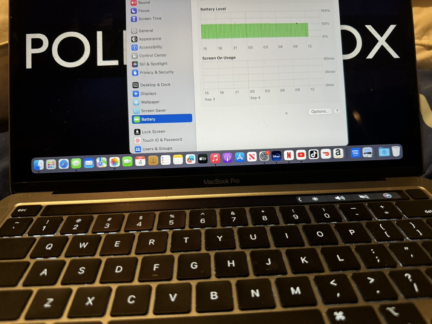 2020 MacBook Pro 13.3 inch 256gig in Amazing Condition - photo 4