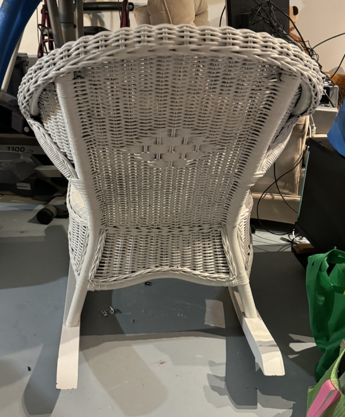 White Wicker Rocking Chair - photo 3