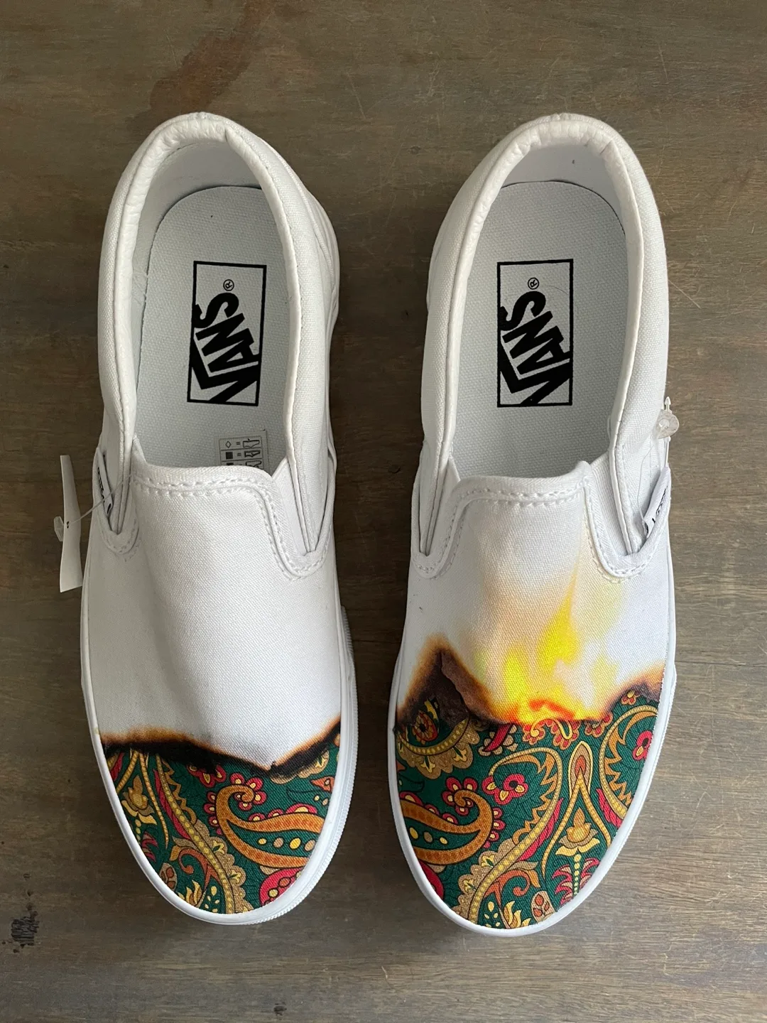 VANS Classic Slip-On Big Reveal Paisley Volcano Shoes Size 7.5 image indicator(4)