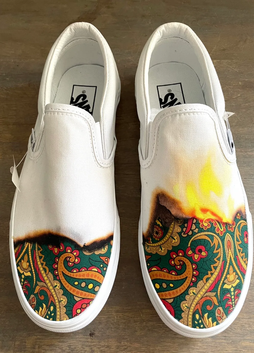 VANS Classic Slip-On Big Reveal Paisley Volcano Shoes Size 7.5 image indicator(3)