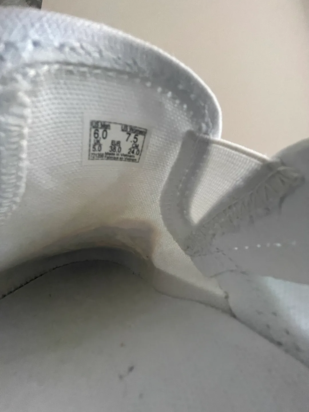 VANS Classic Slip-On Big Reveal Paisley Volcano Shoes Size 7.5 image indicator(9)