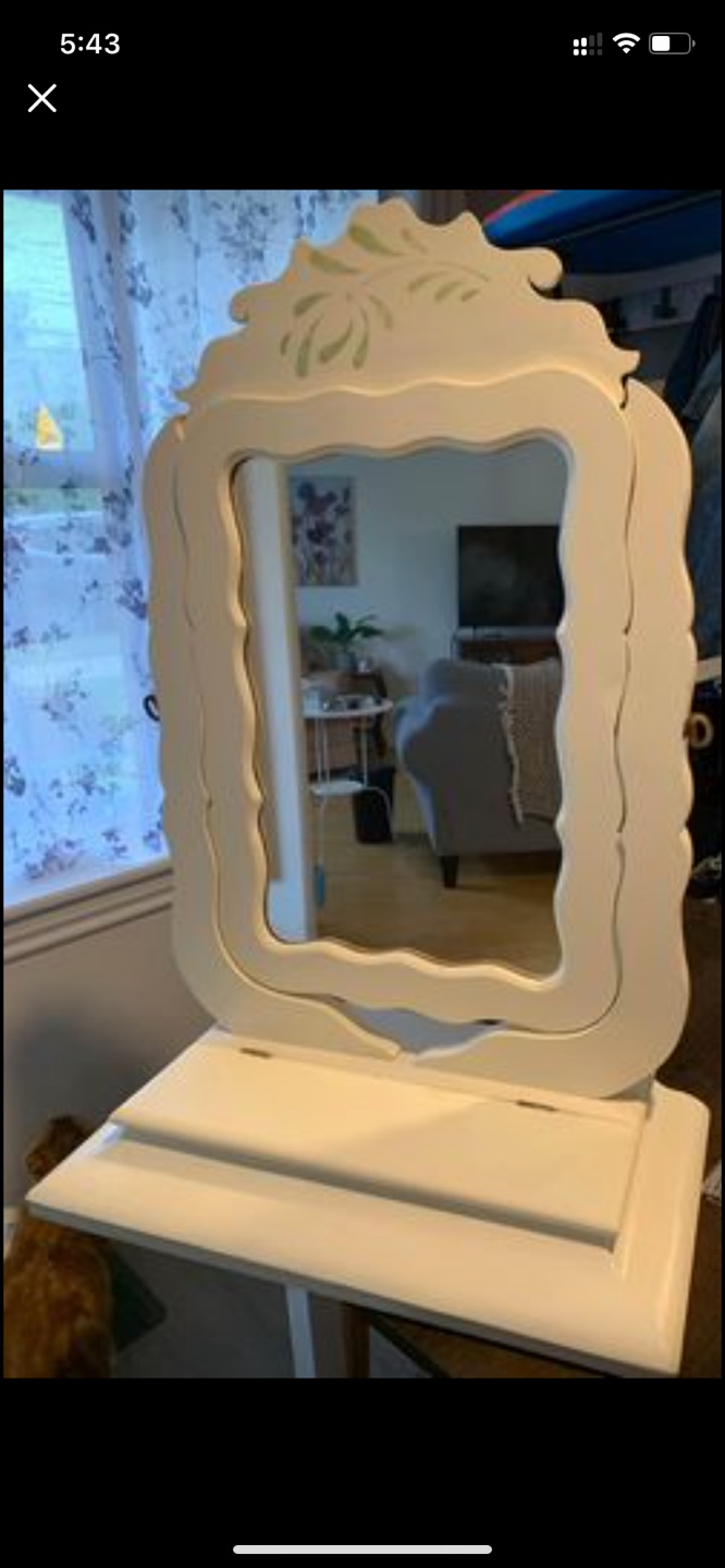 Desktop/vanity mirror with drawer