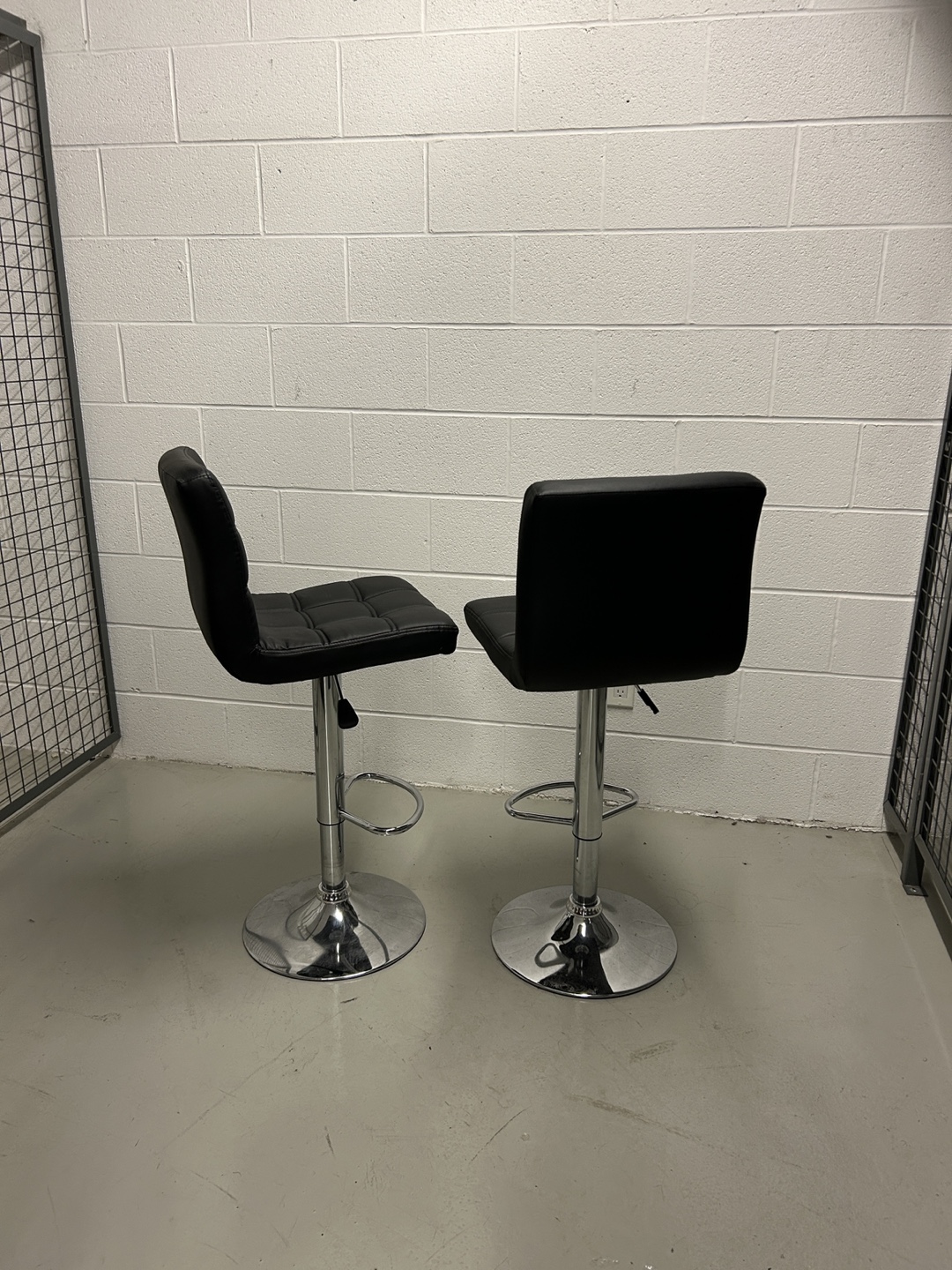 Set of 2 Black Bar Stools - photo 2