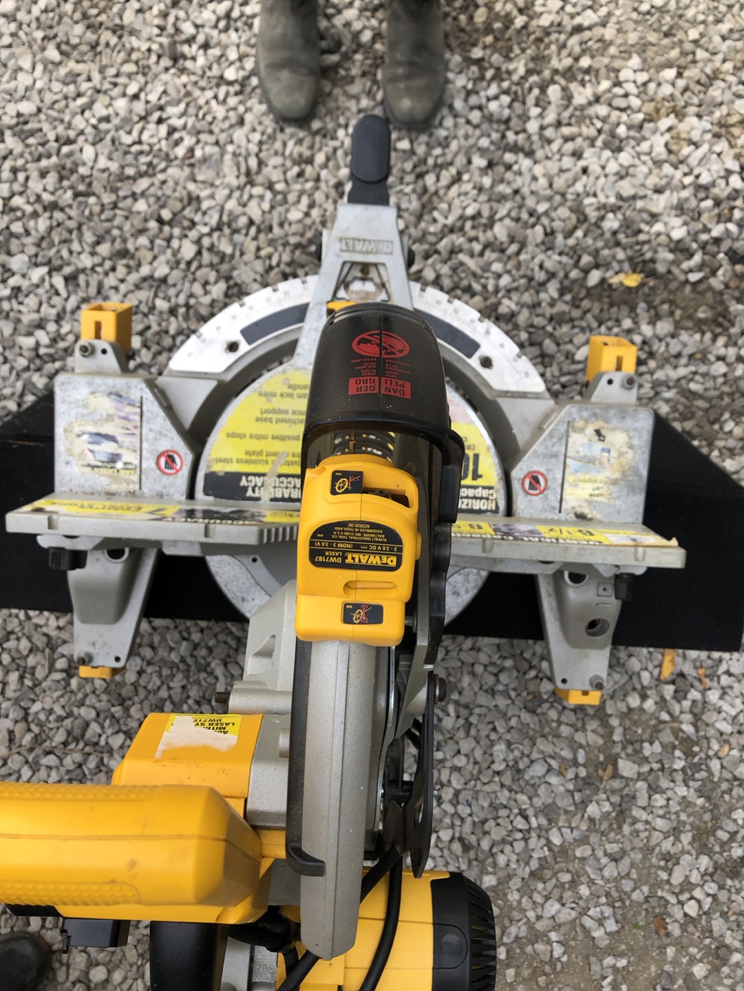 DeWalt 10-Inch Compound Miter Saw - photo 2