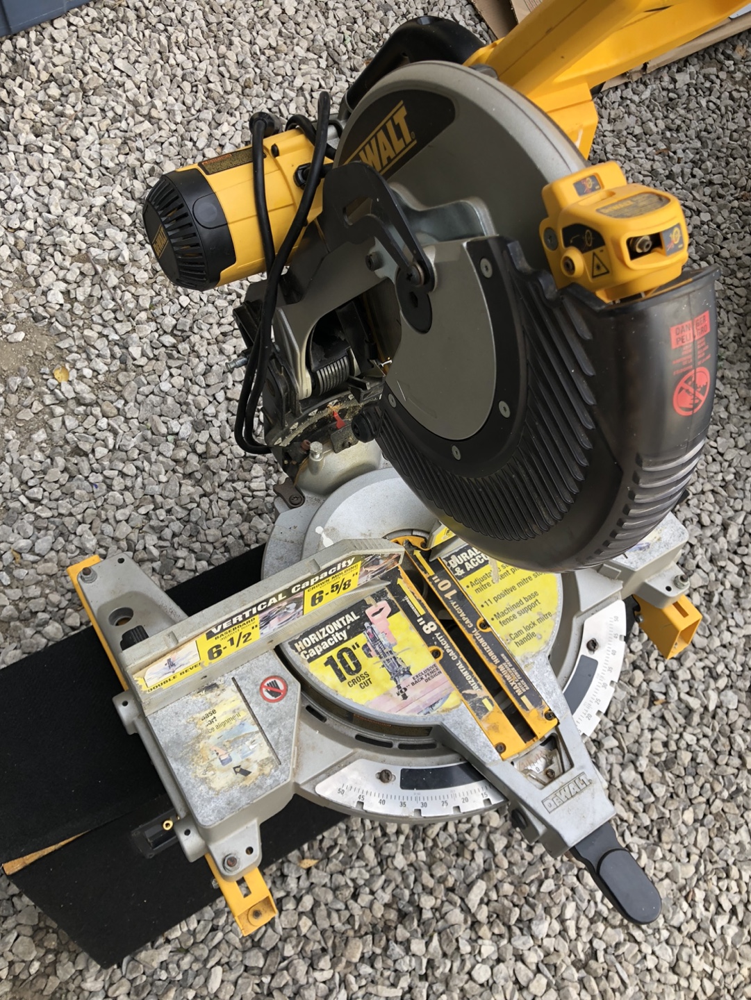DeWalt 10-Inch Compound Miter Saw - photo 4