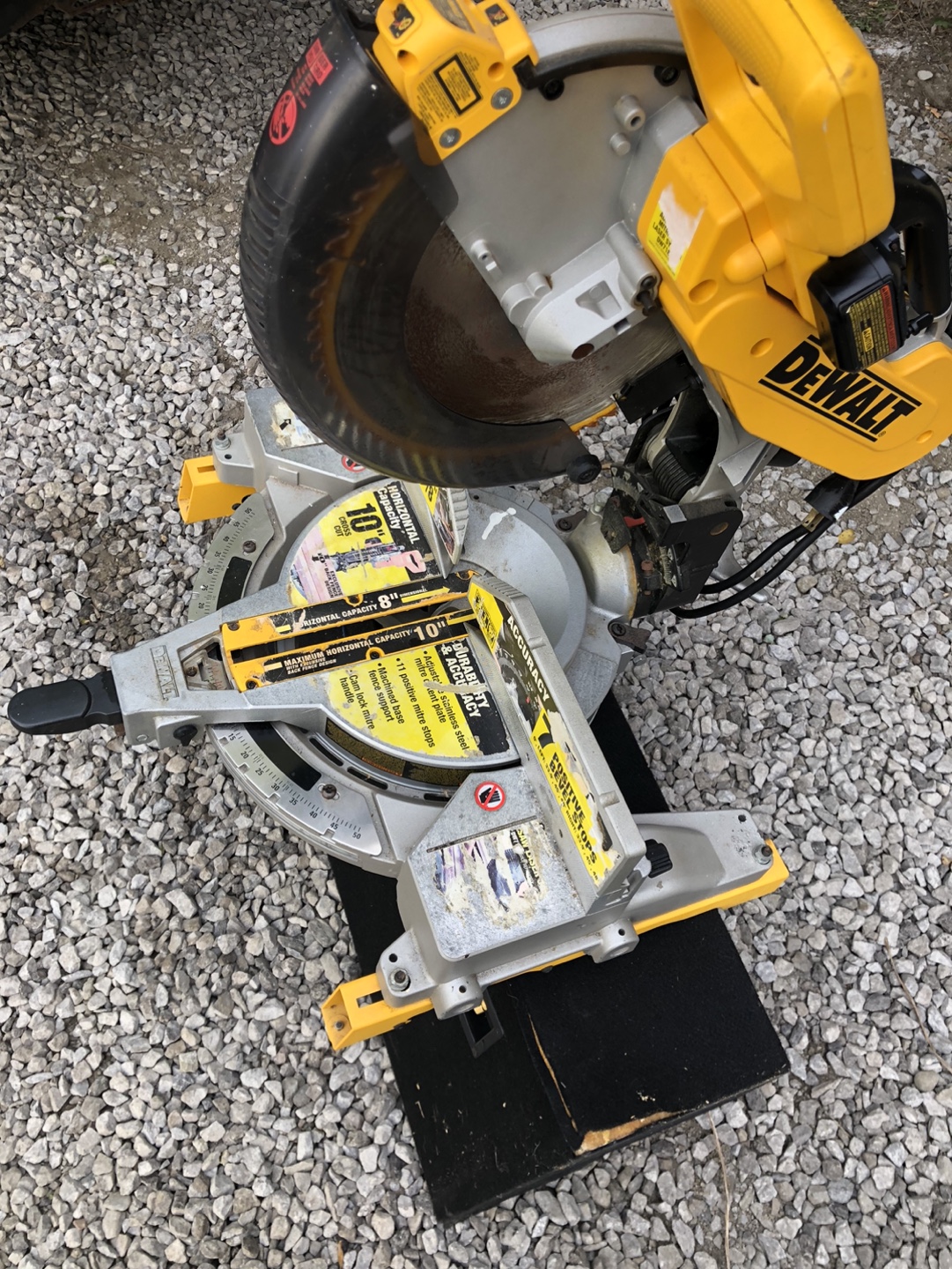 DeWalt 10-Inch Compound Miter Saw - photo 5
