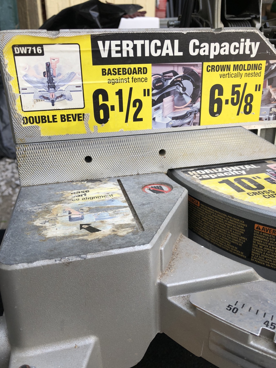 DeWalt 10-Inch Compound Miter Saw - photo 3