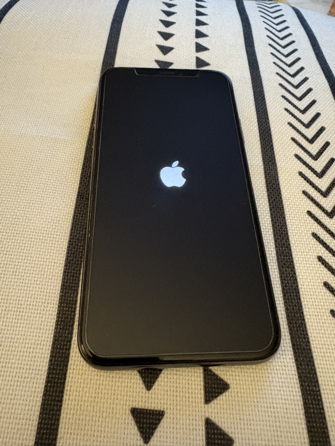 iPhone X Black - photo 2