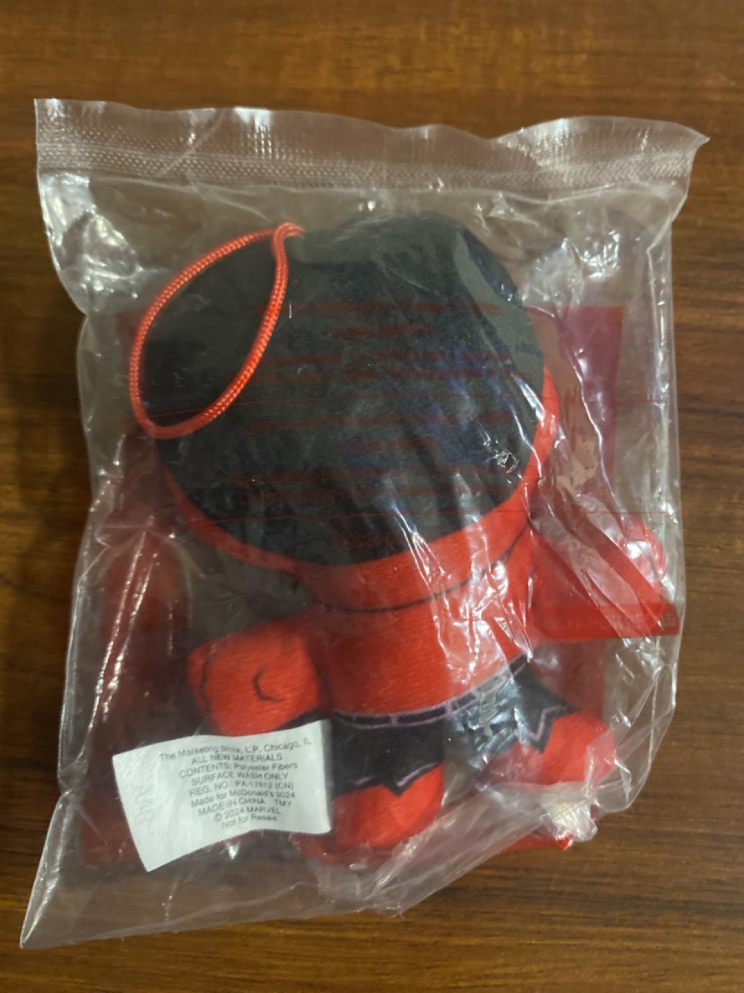 Red Hulk Plush Toy - Captain America: Brave New World - photo 3