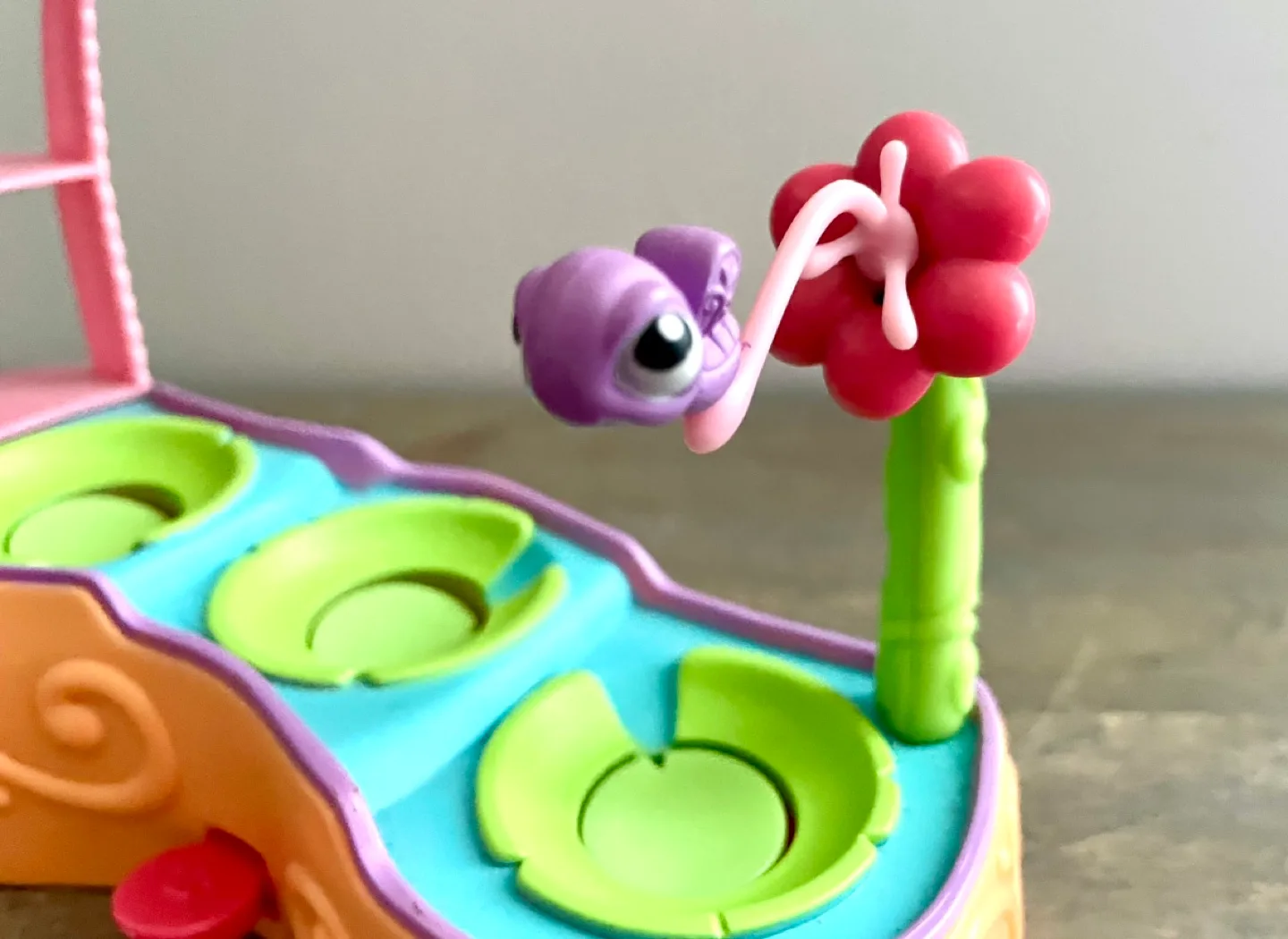 Littlest Pet Shop 2005 LEAPIN' LAGOON PLAYSET image indicator(3)