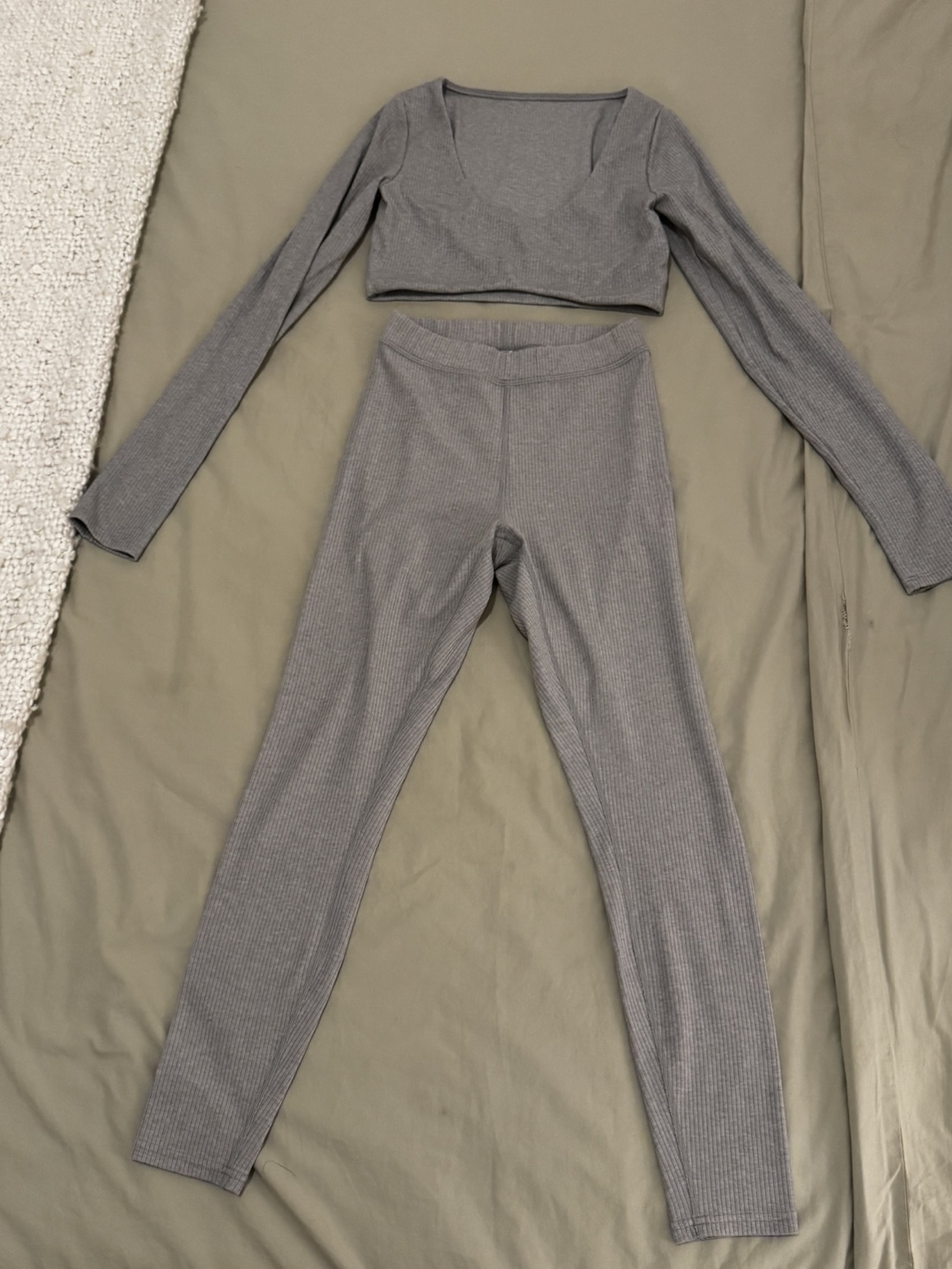 Alo Yoga Ribbed Long Sleeve Crop Top and Leggings Set