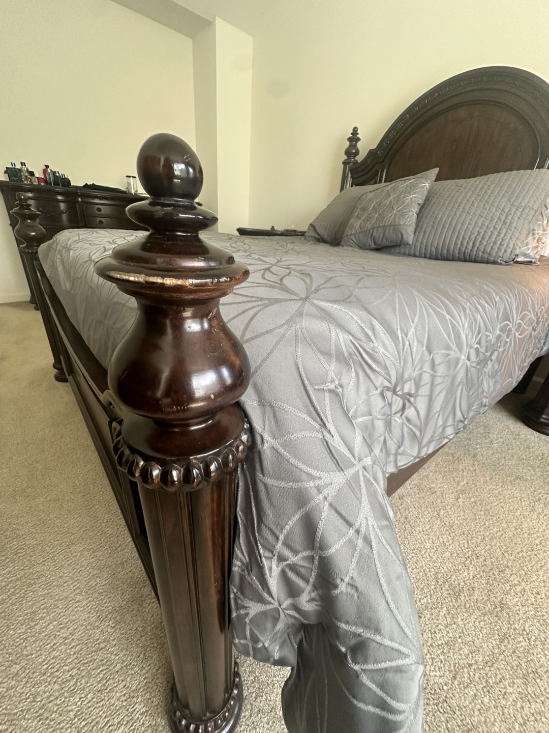 Raymond & Flanagan Solid Bedroom Set - Dark Cherry - photo 2