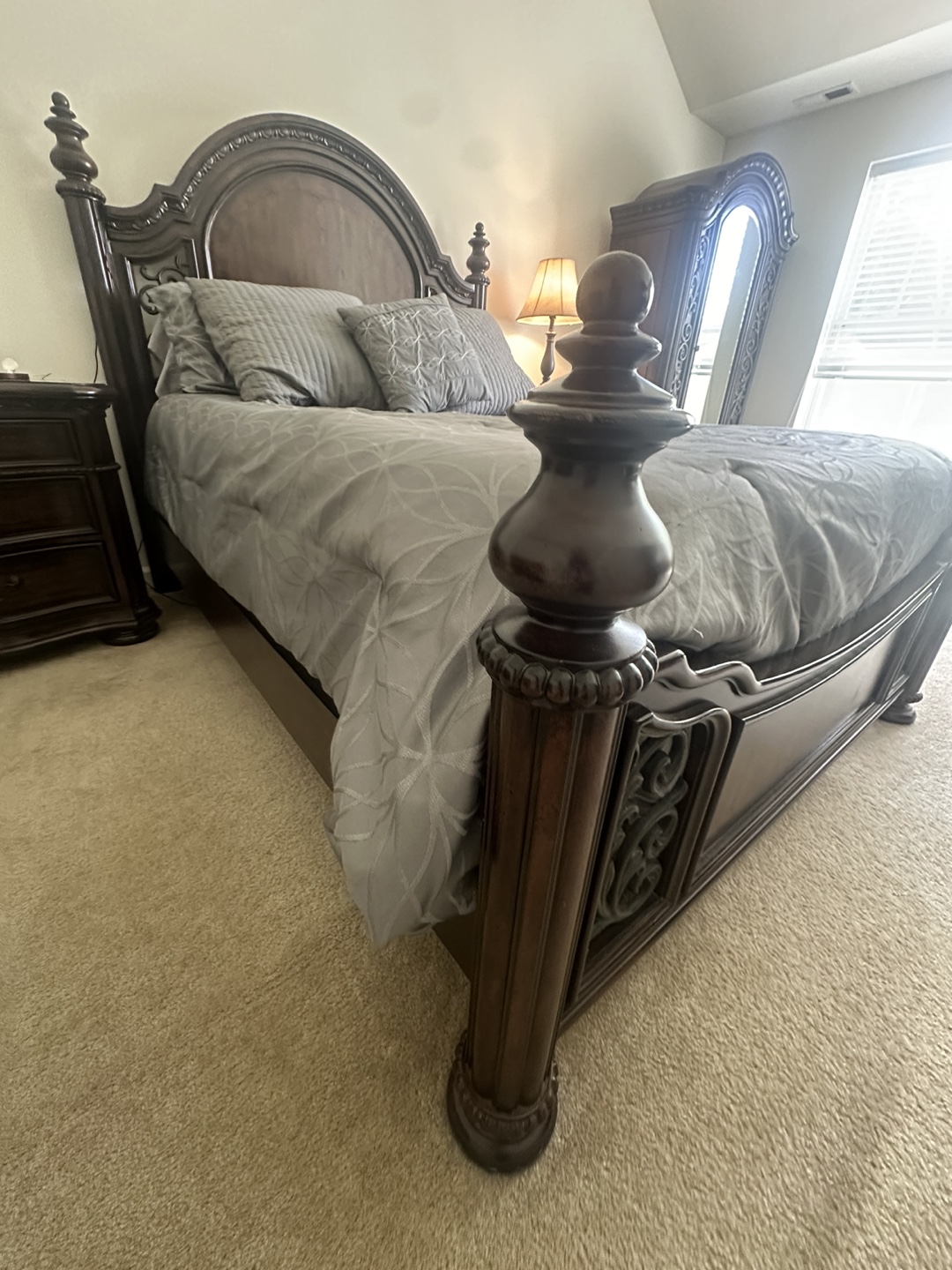Raymond & Flanagan Solid Bedroom Set - Dark Cherry