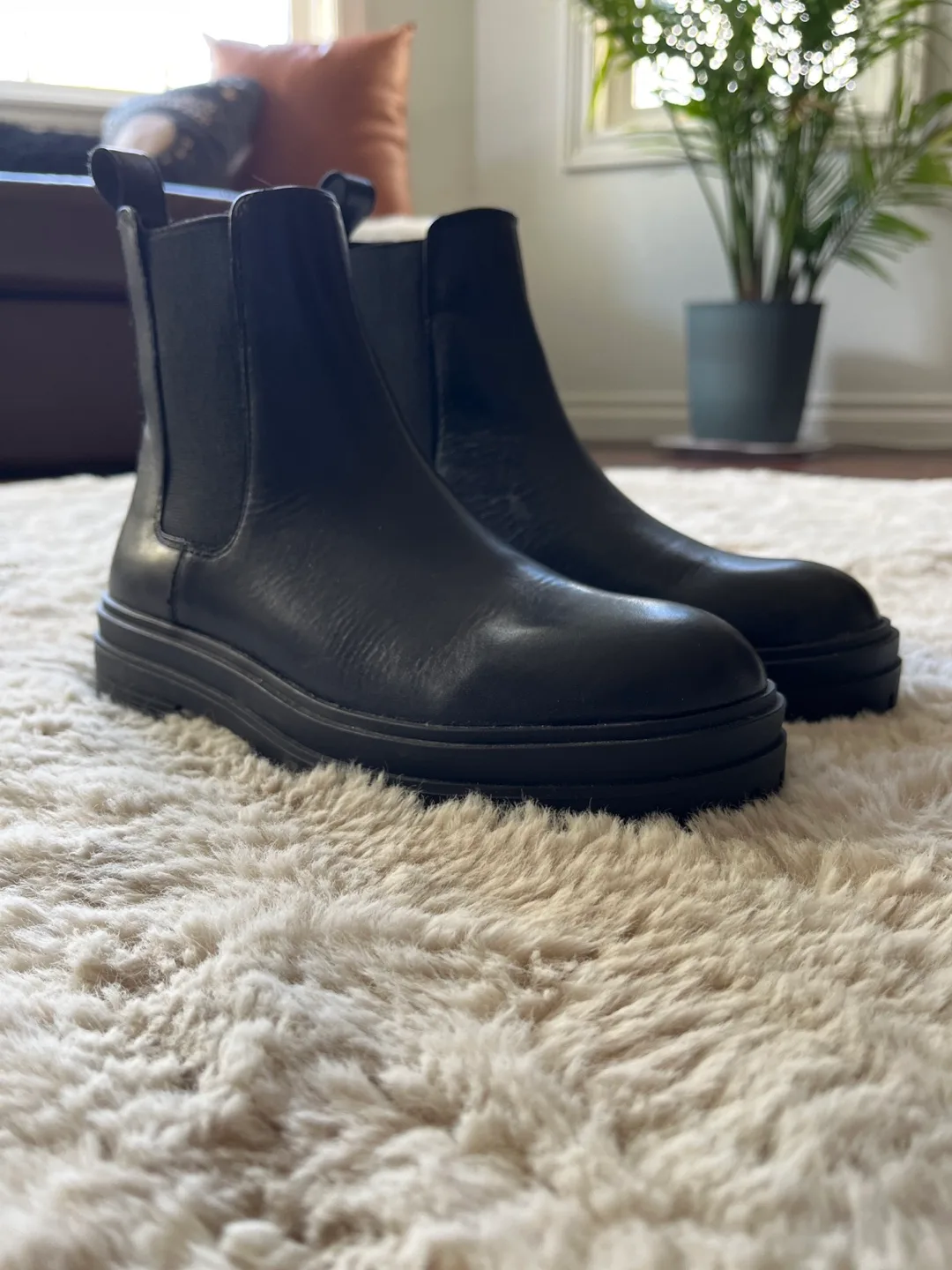 Steve Madden Black Chelsea Boots thumbnail