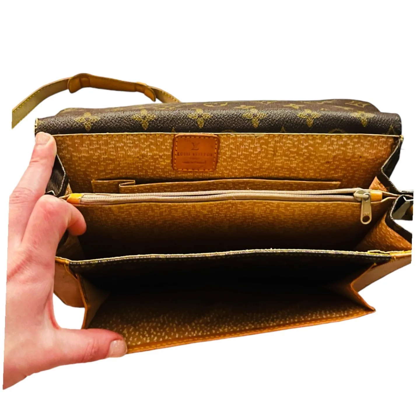 ⭐️LOUIS VUITTON SHOULDER BAG POCKETBOOK PURSE⭐️ image indicator(5)