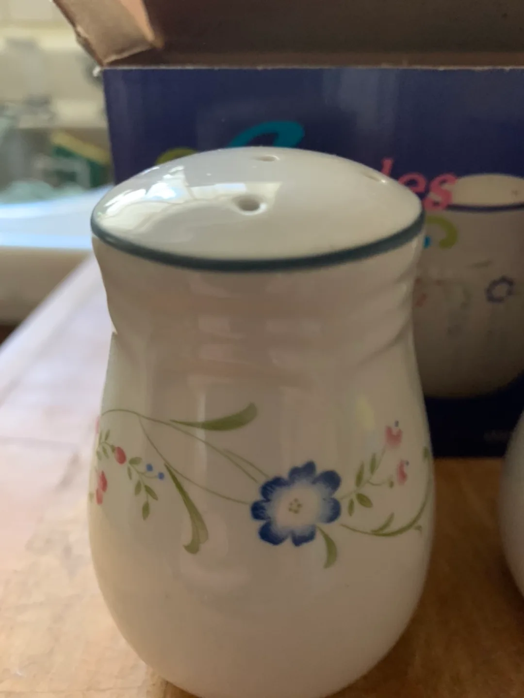 Salt & Pepper Stoneware Shakers -NEW image indicator(3)