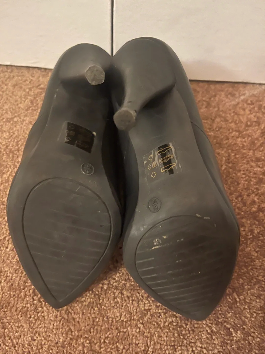 Black Pointed Toe Booties image indicator(3)