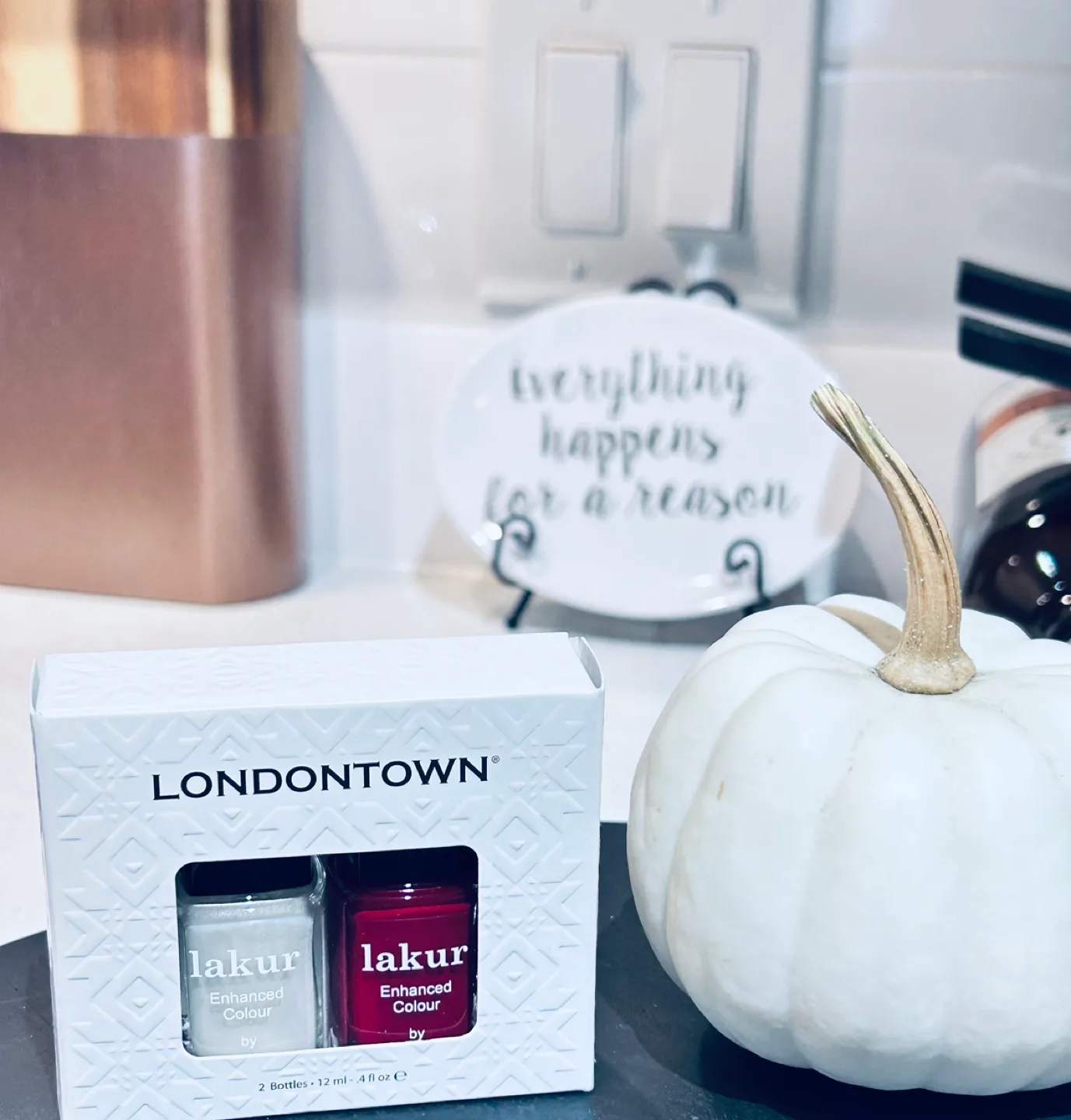 🍓BRAND NEW! REG $57 Londontown Nail Lakur Duo Set + FREE Gift image indicator(2)