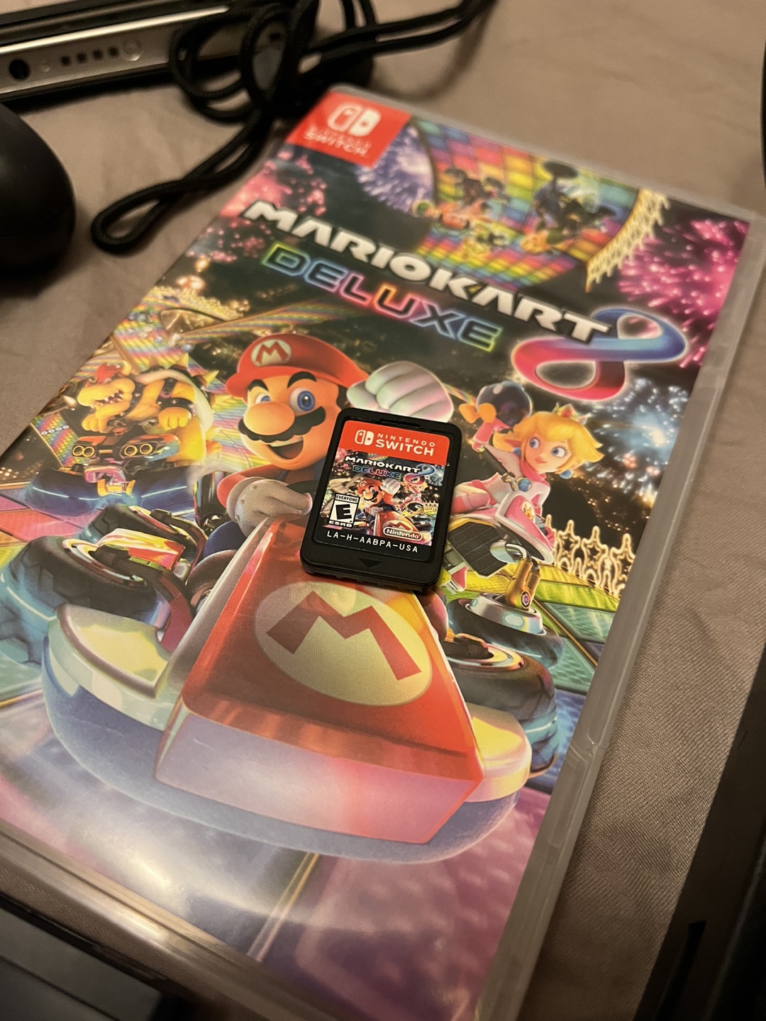 Nintendo Switch Console with Mario Kart 8 Deluxe - photo 2