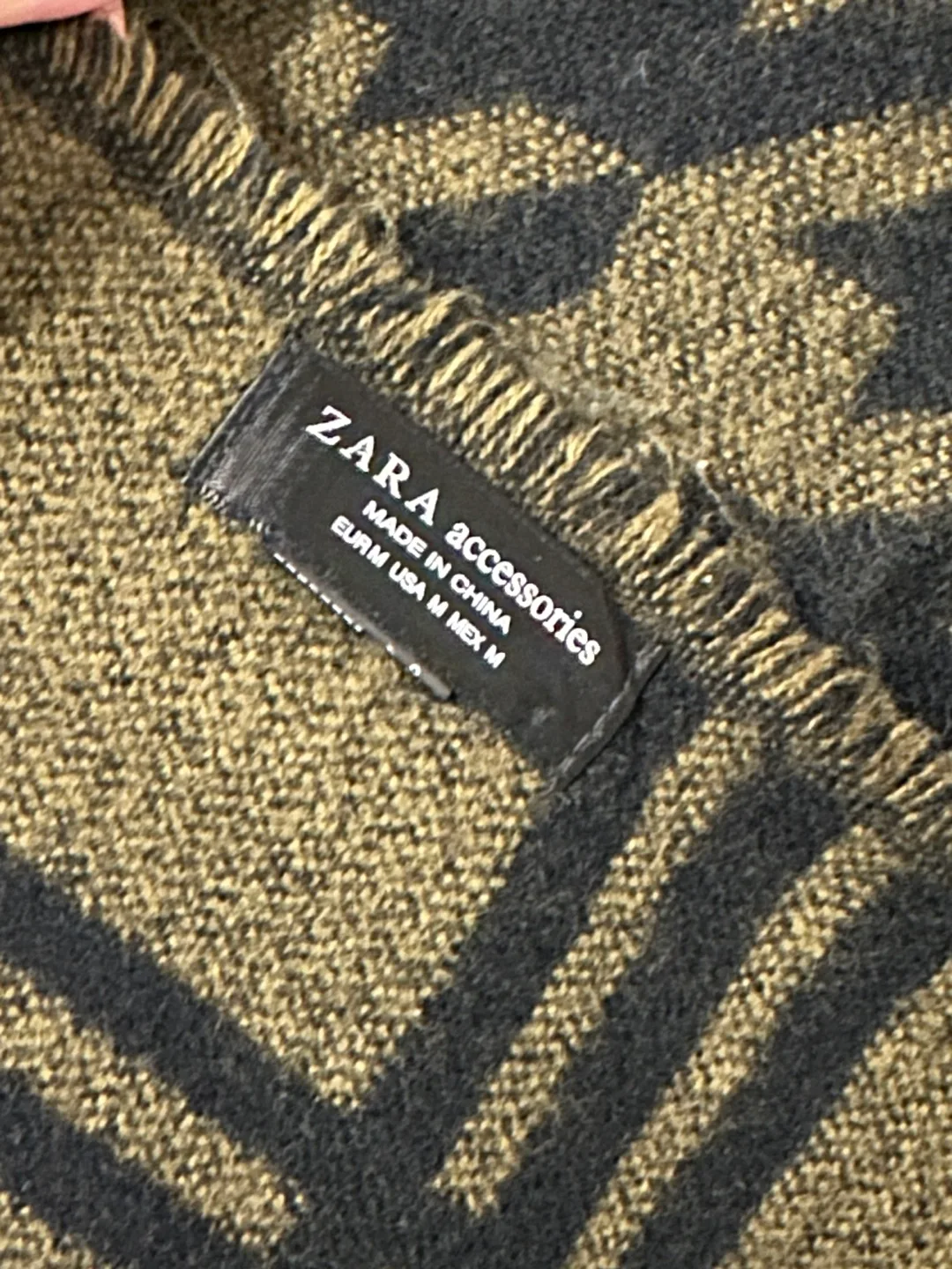 Zara Houndstooth Blanket Scarf image indicator(3)