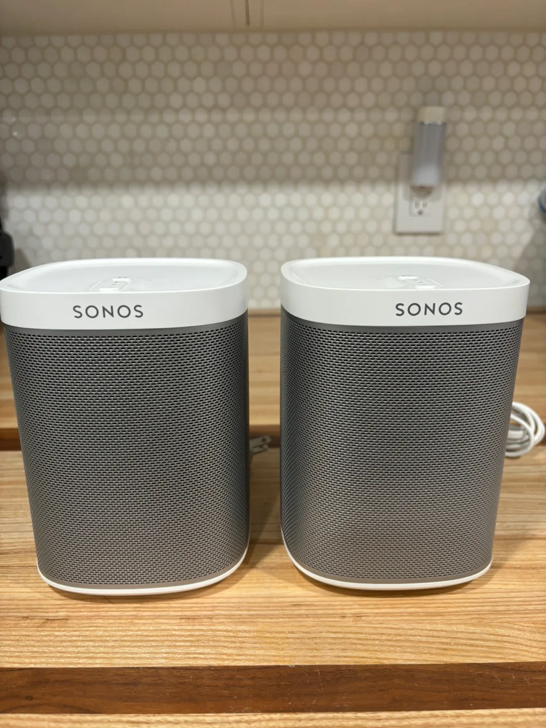 Sonos Play:1 Speakers (Pair) thumbnail
