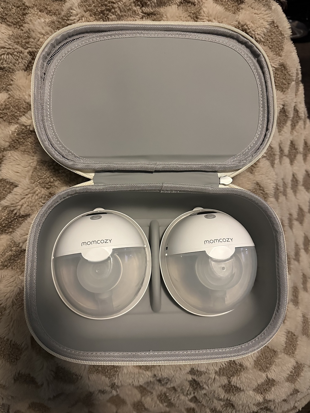 Momcozy Breast Pump and Accessories - photo 2