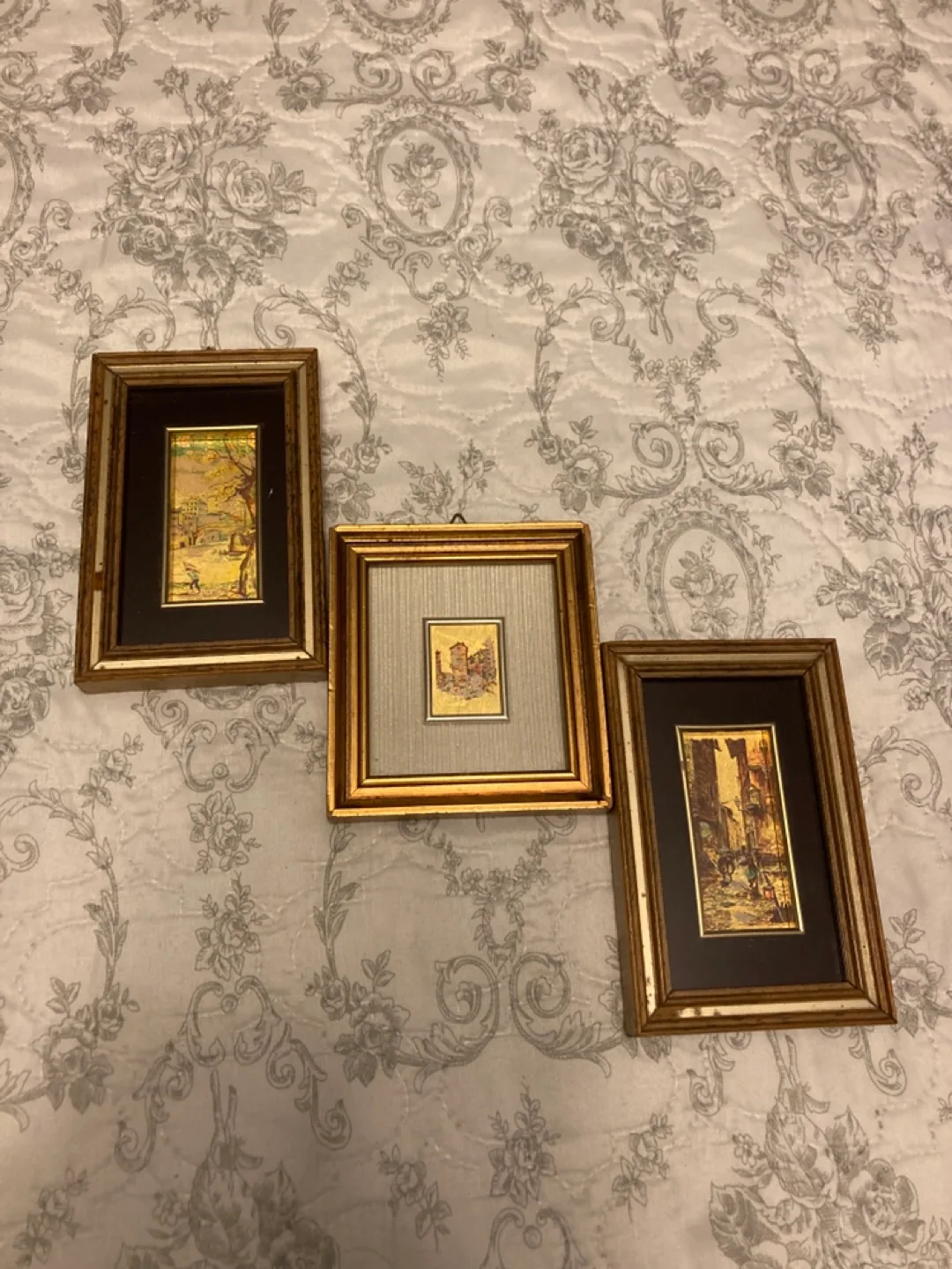 Set of Three Framed 22 Karat Gold Leaf Pictures image indicator(5)