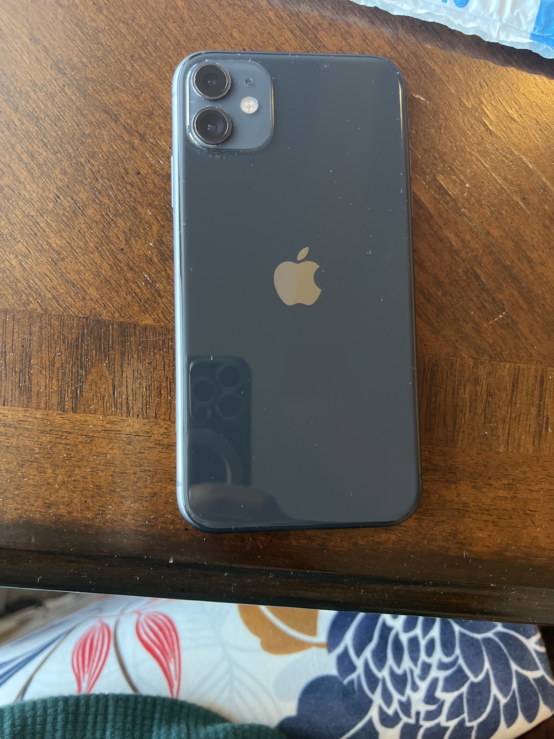 iPhone 11 - photo 2