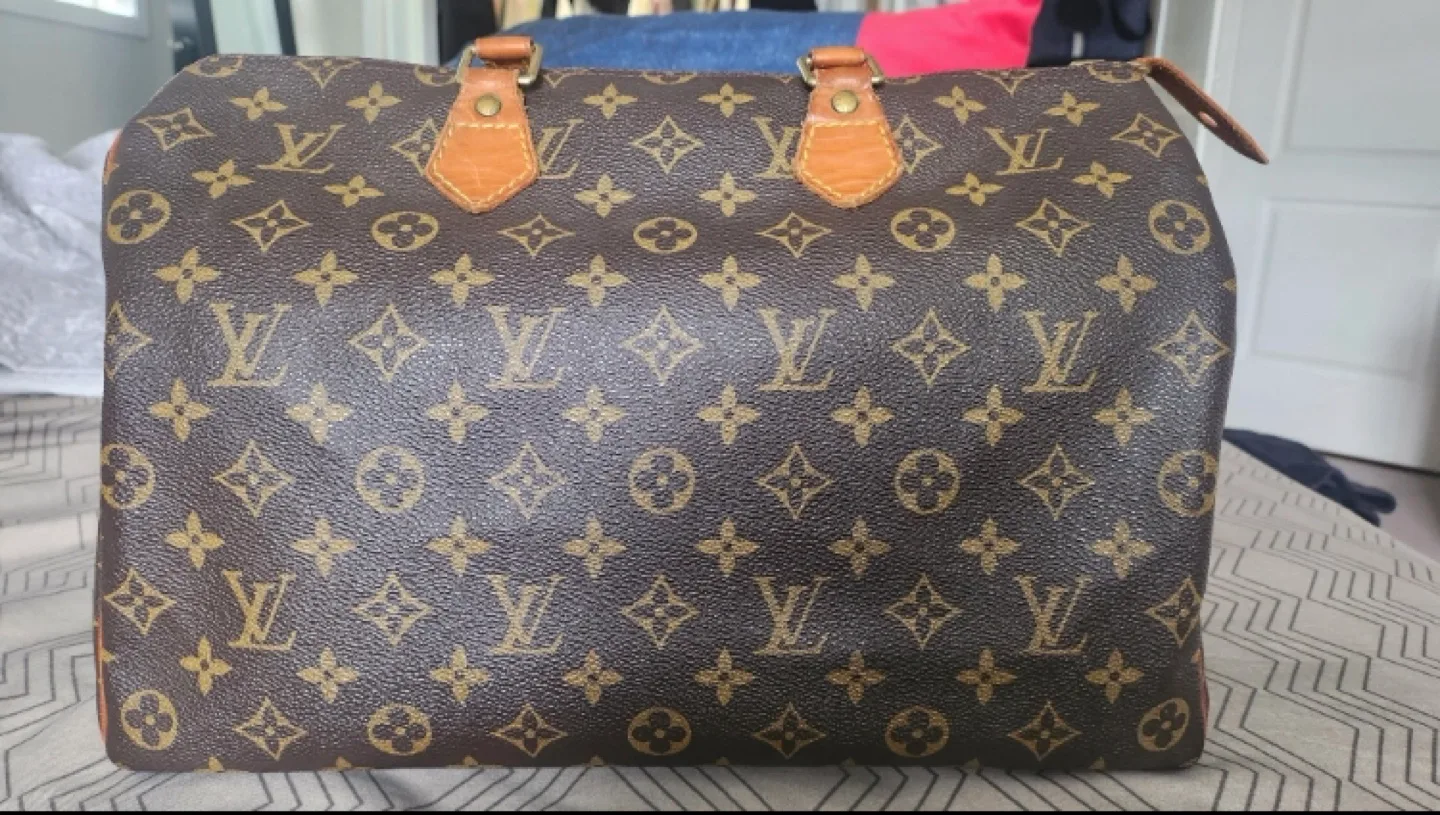 Louis Vuitton Monogram Speedy 35 image indicator(2)