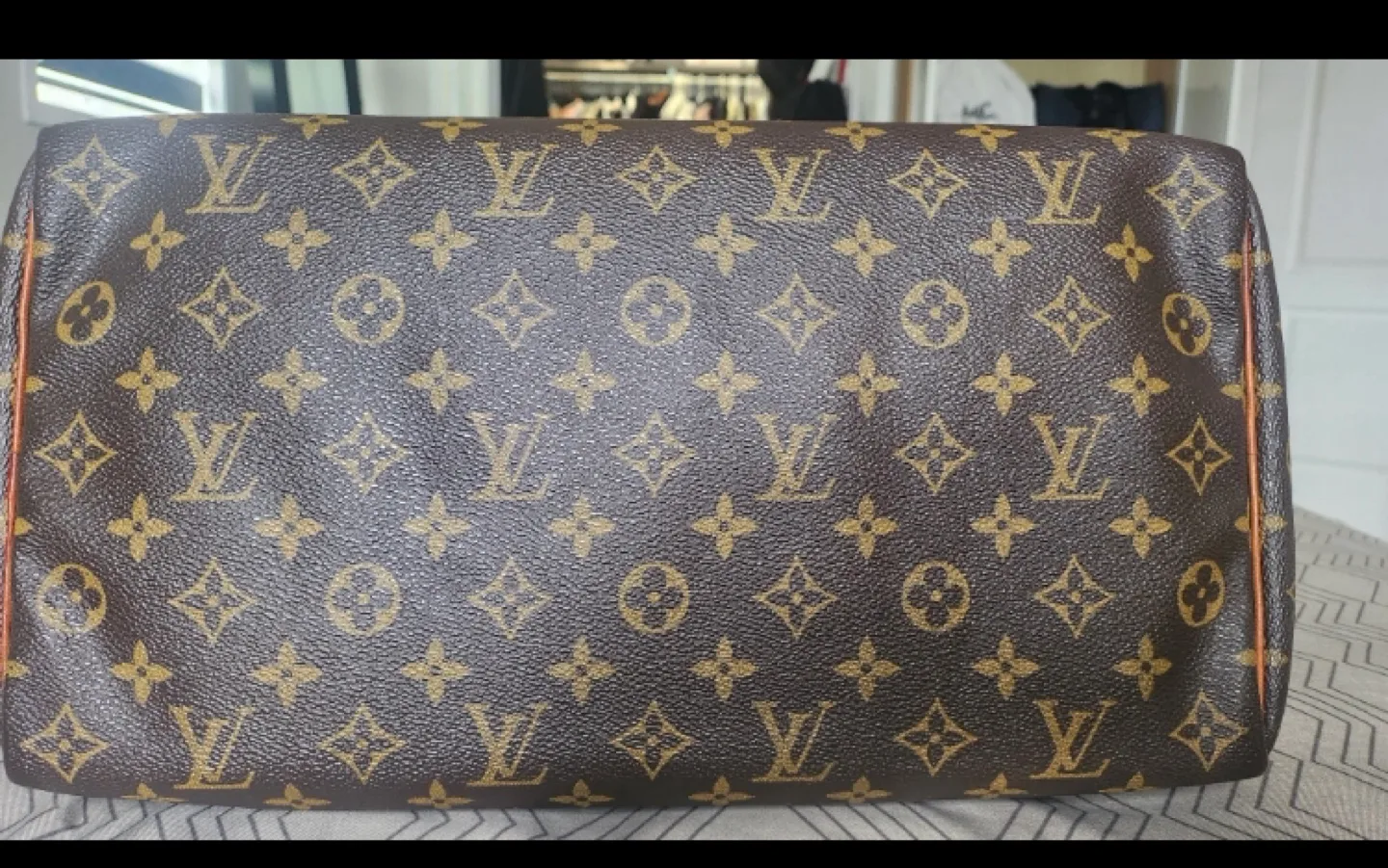 Louis Vuitton Monogram Speedy 35 image indicator(6)