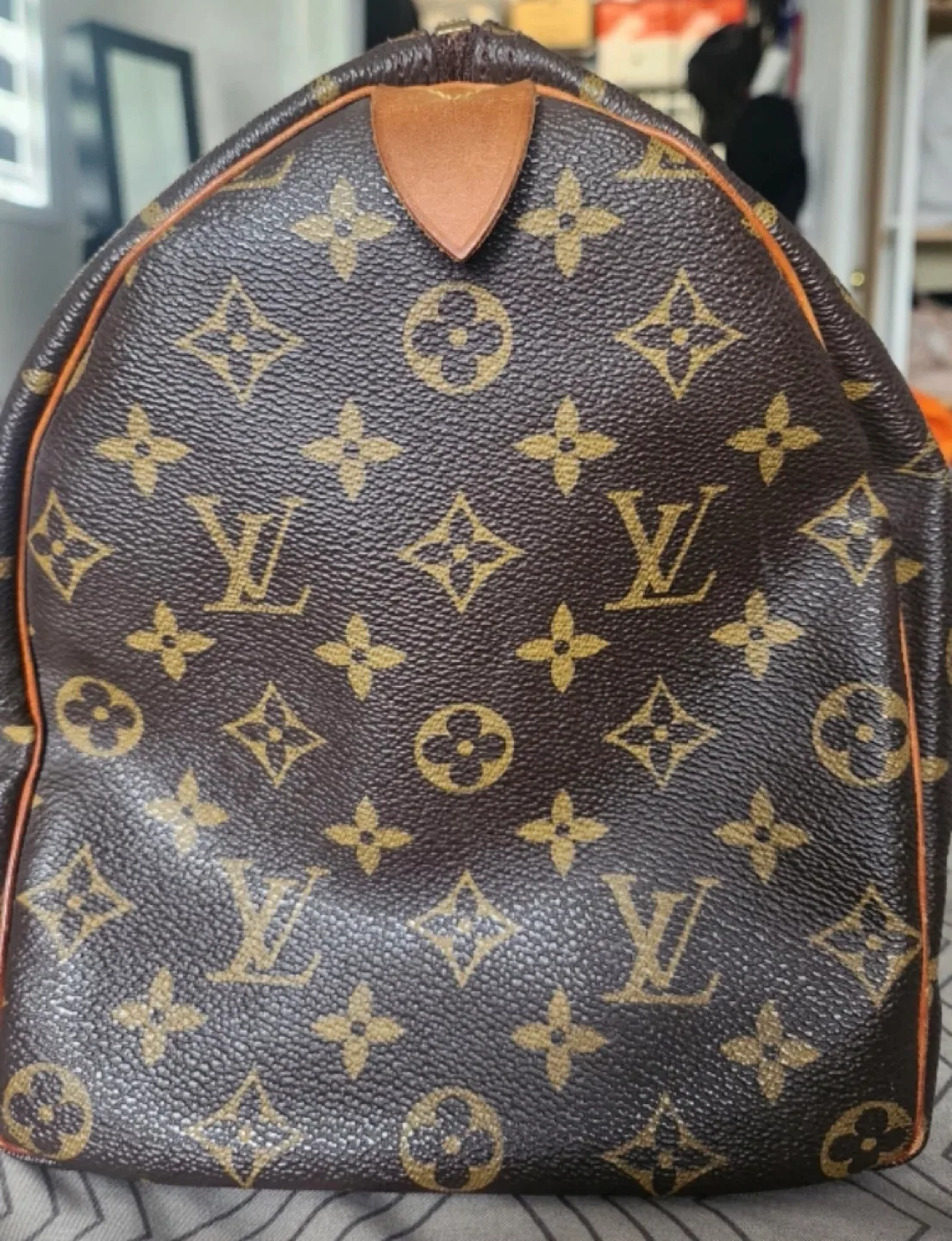 Louis Vuitton Monogram Speedy 35 image indicator(5)