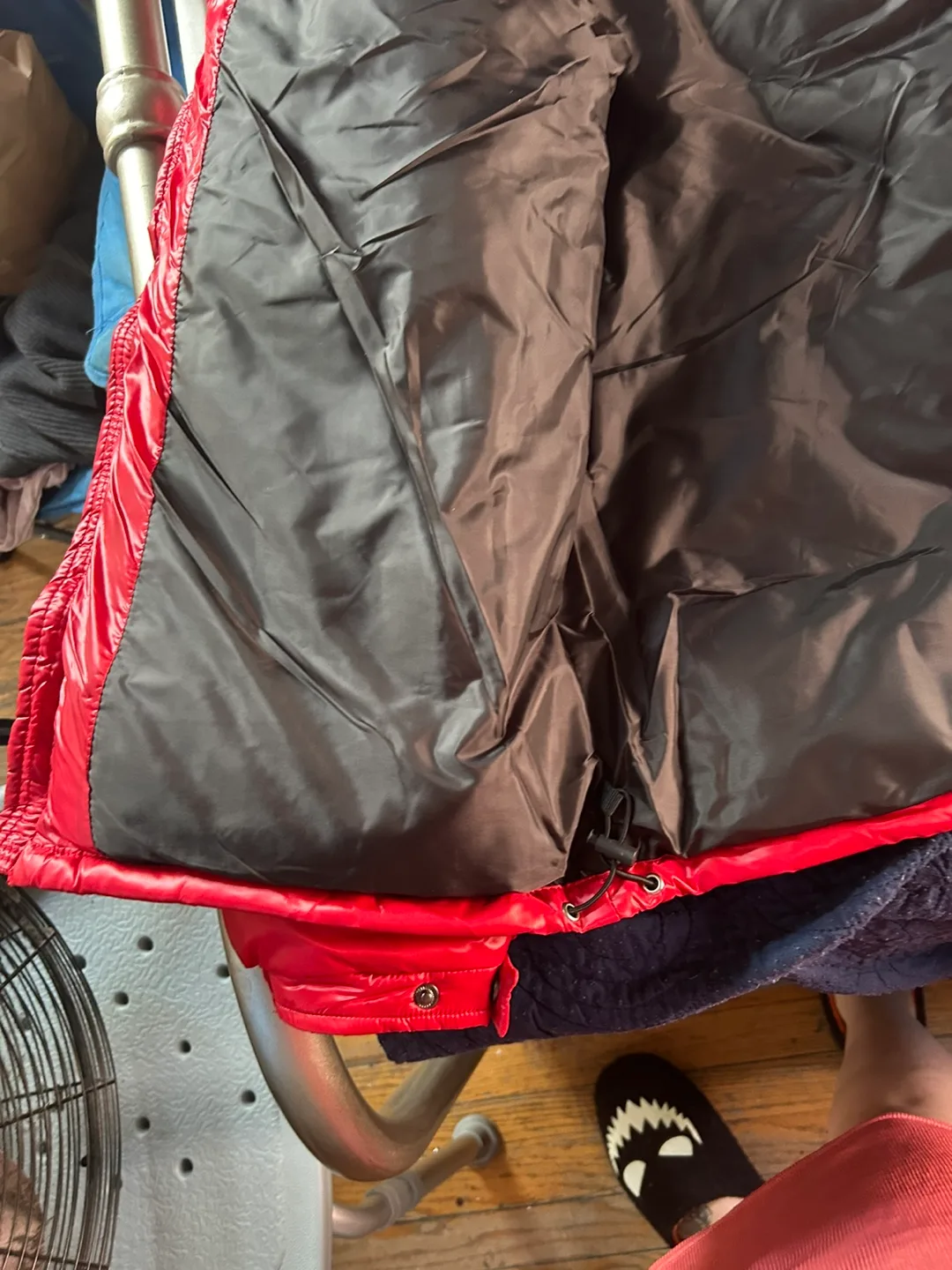 Red Puffer Jacket image indicator(6)