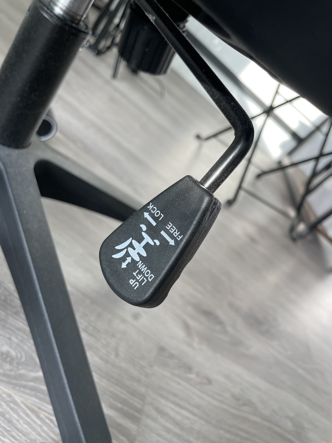 Black Mesh Office Chair - photo 4