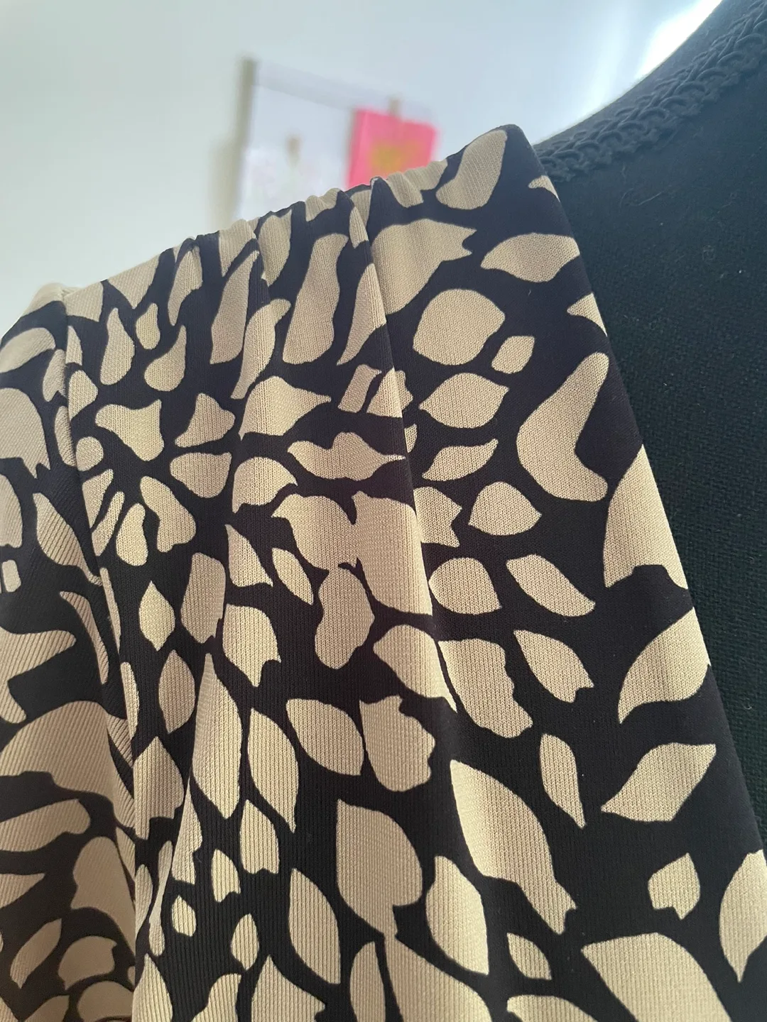 Black and beige floral print dress image indicator(2)