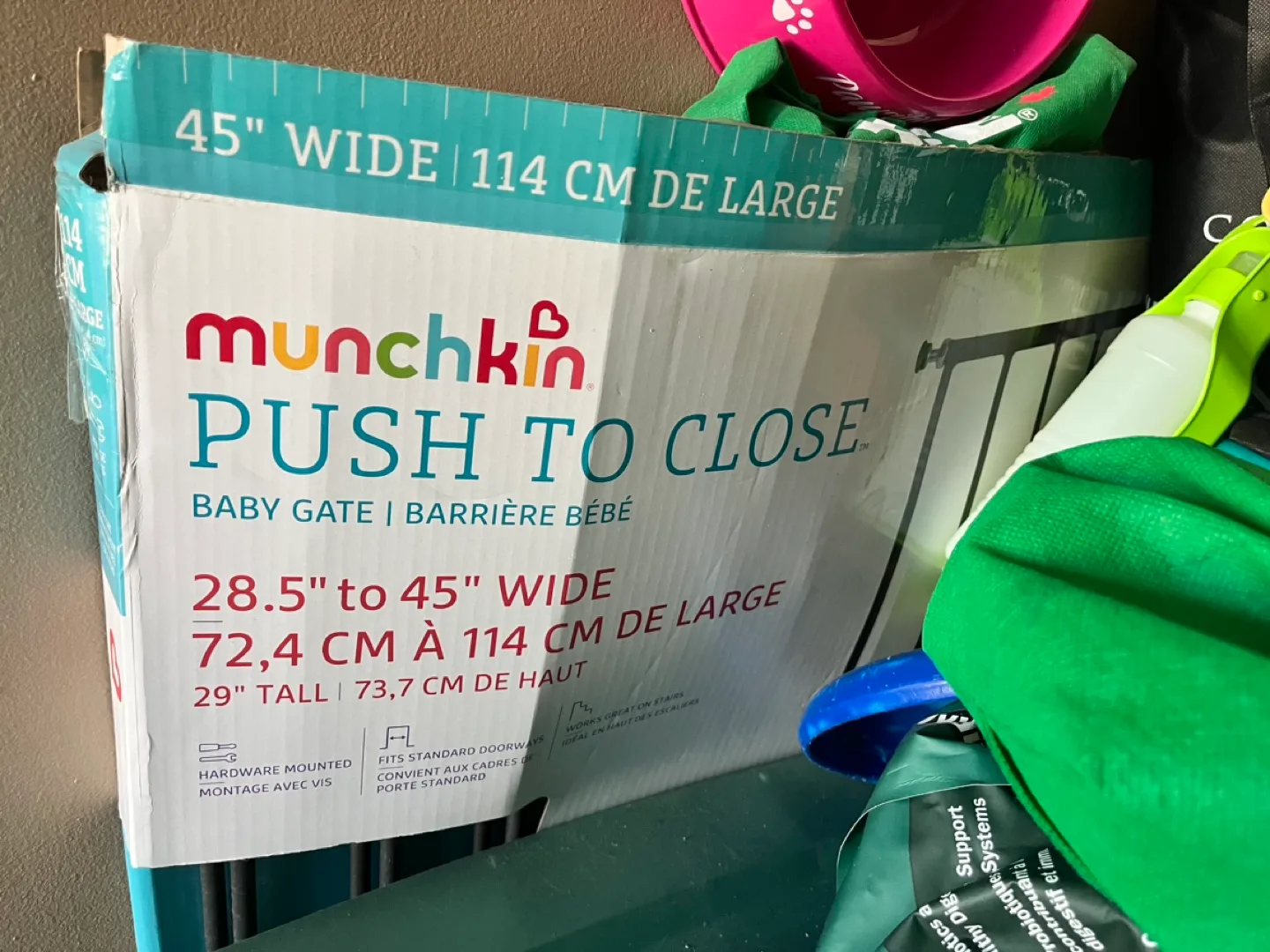 Munchkin Push to Close Baby Gate image indicator(2)