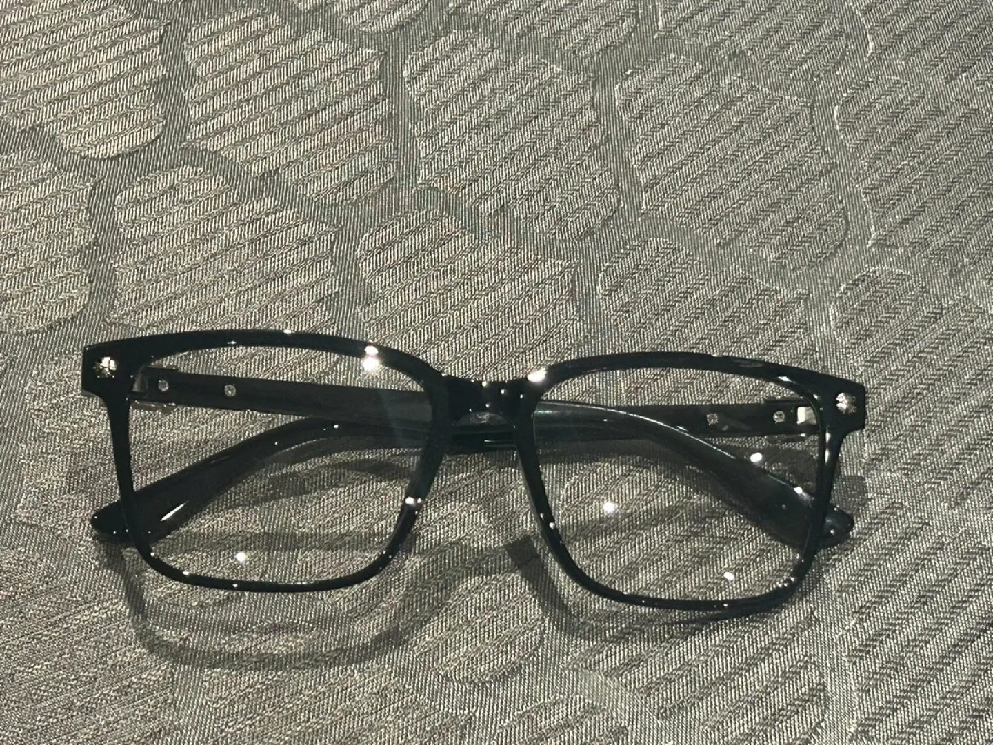 Chrome Hearts glasses image indicator(4)