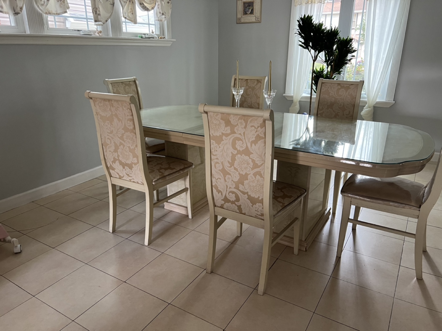 Dining Table and Chairs Set