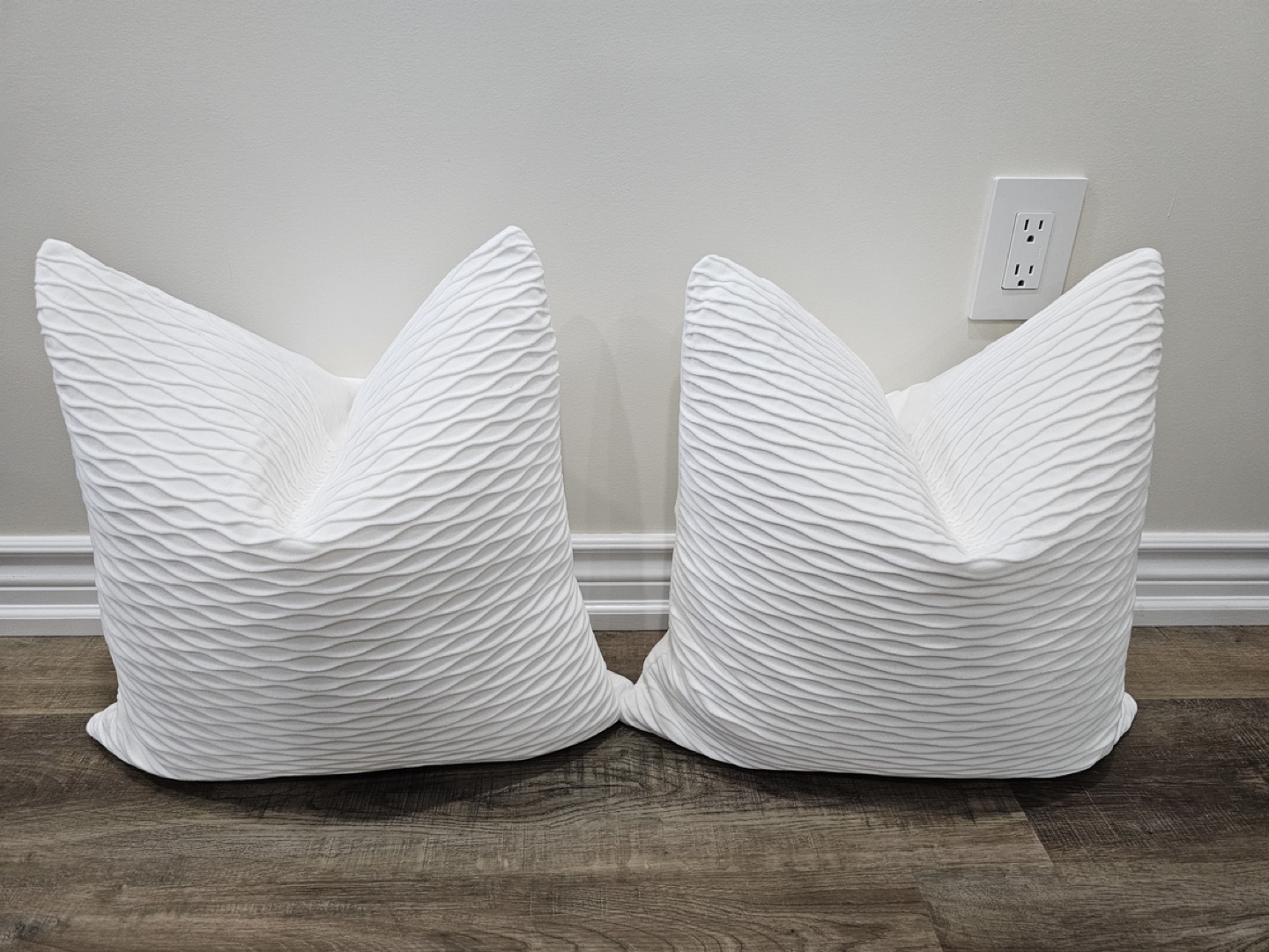 White Decorative Throw Pillows. 20”x20”