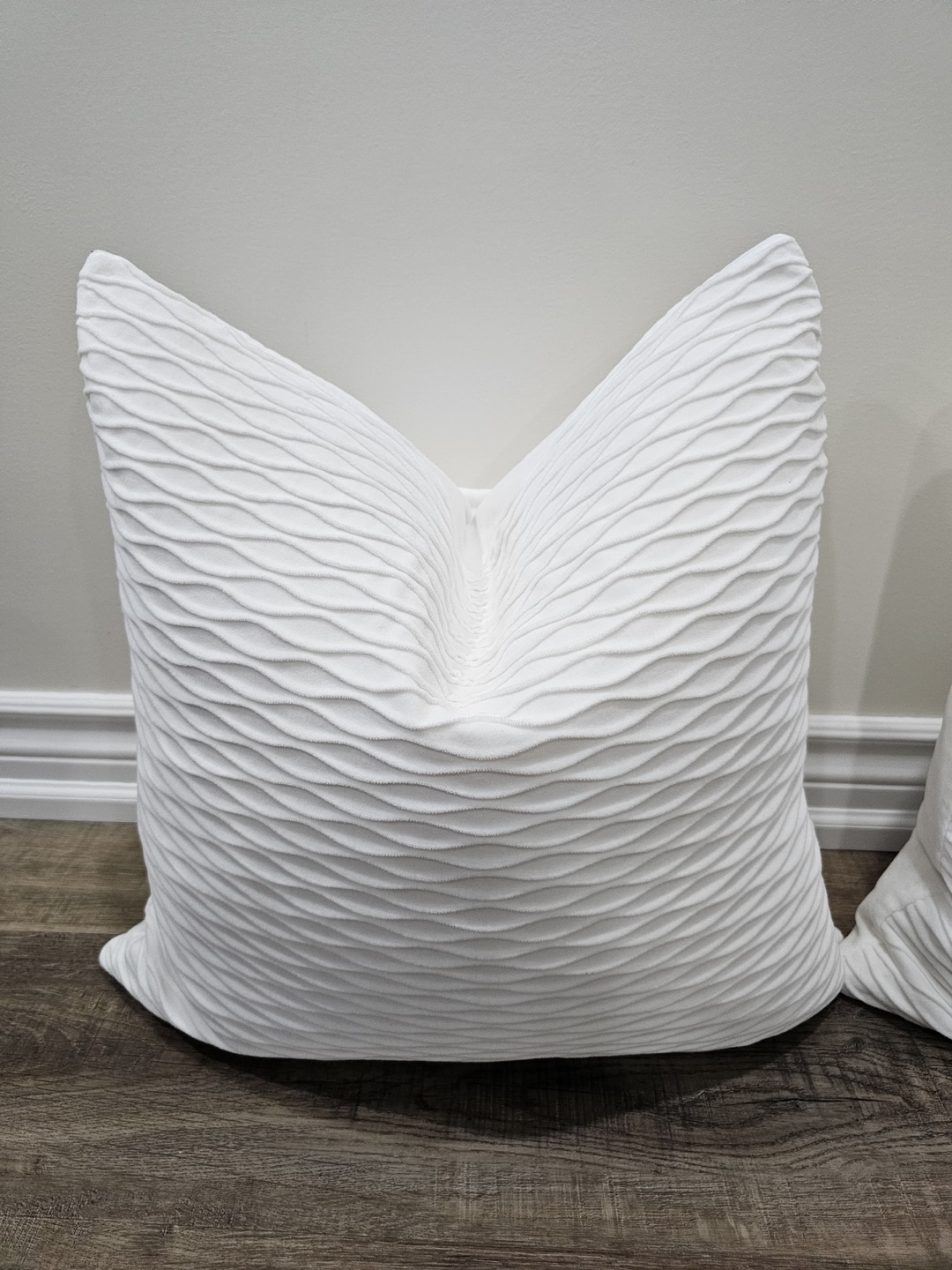 White Decorative Throw Pillows. 20”x20” - photo 5