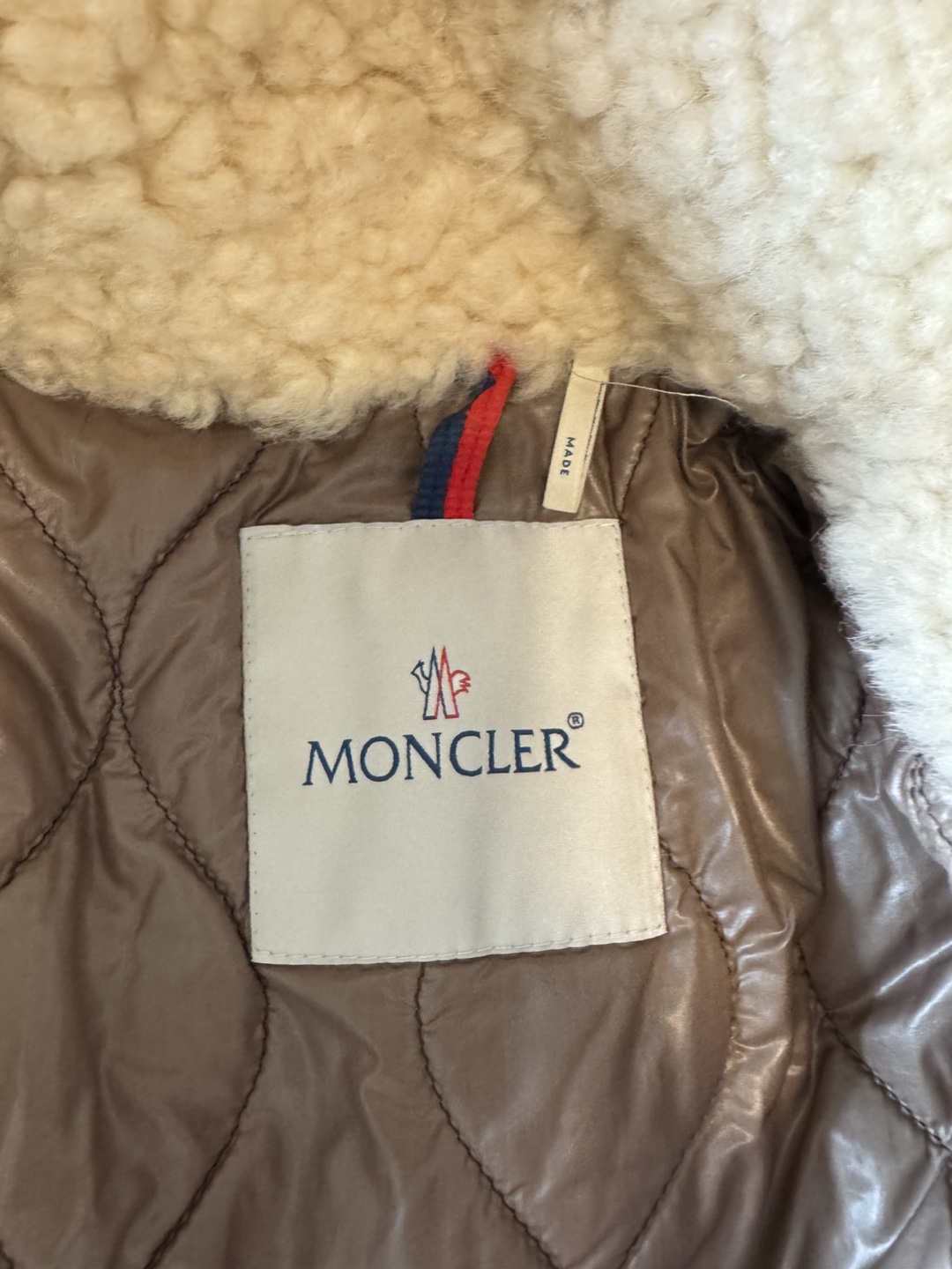 Moncler Red Down Jacket - photo 4
